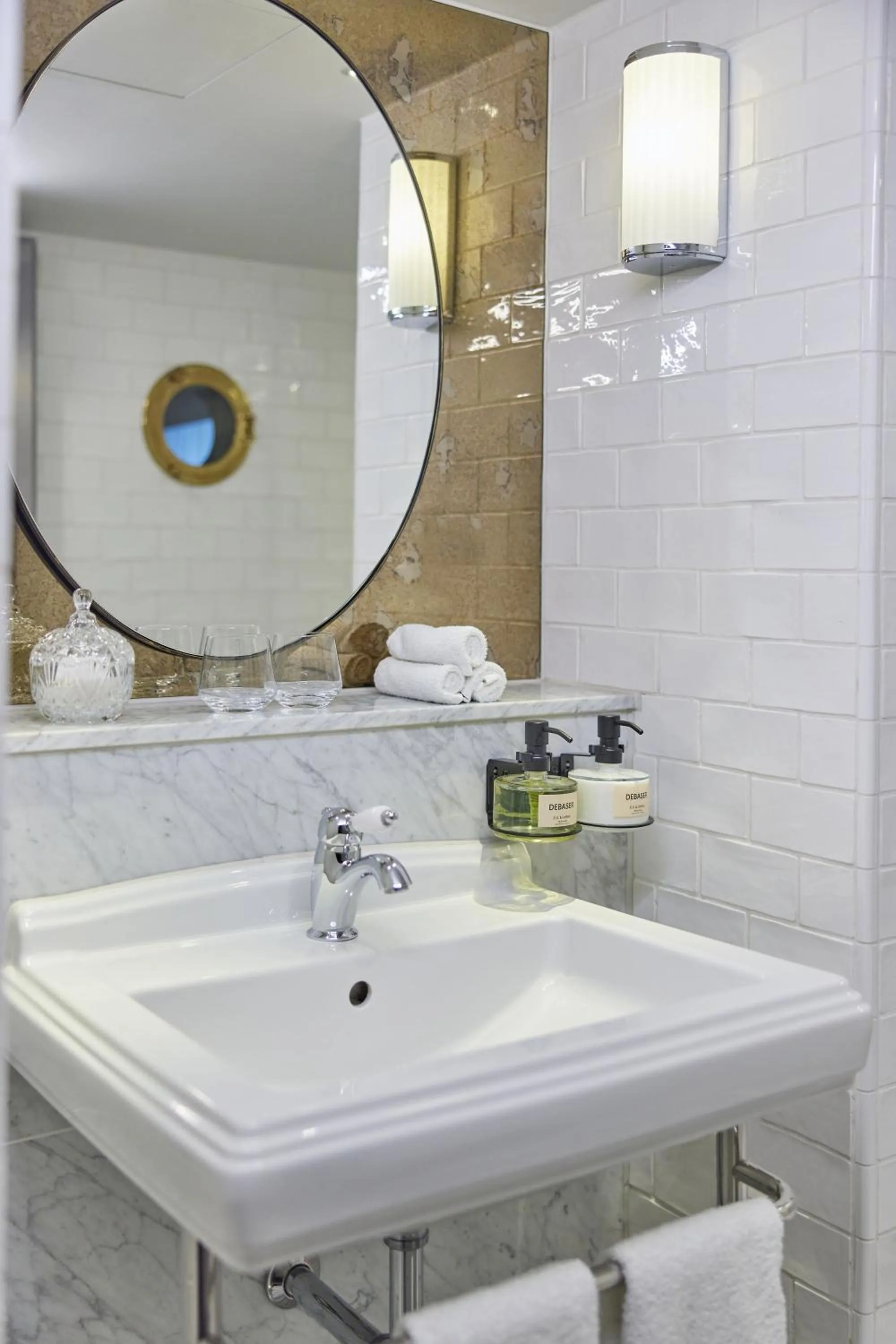 Bathroom in Pulitzer Amsterdam