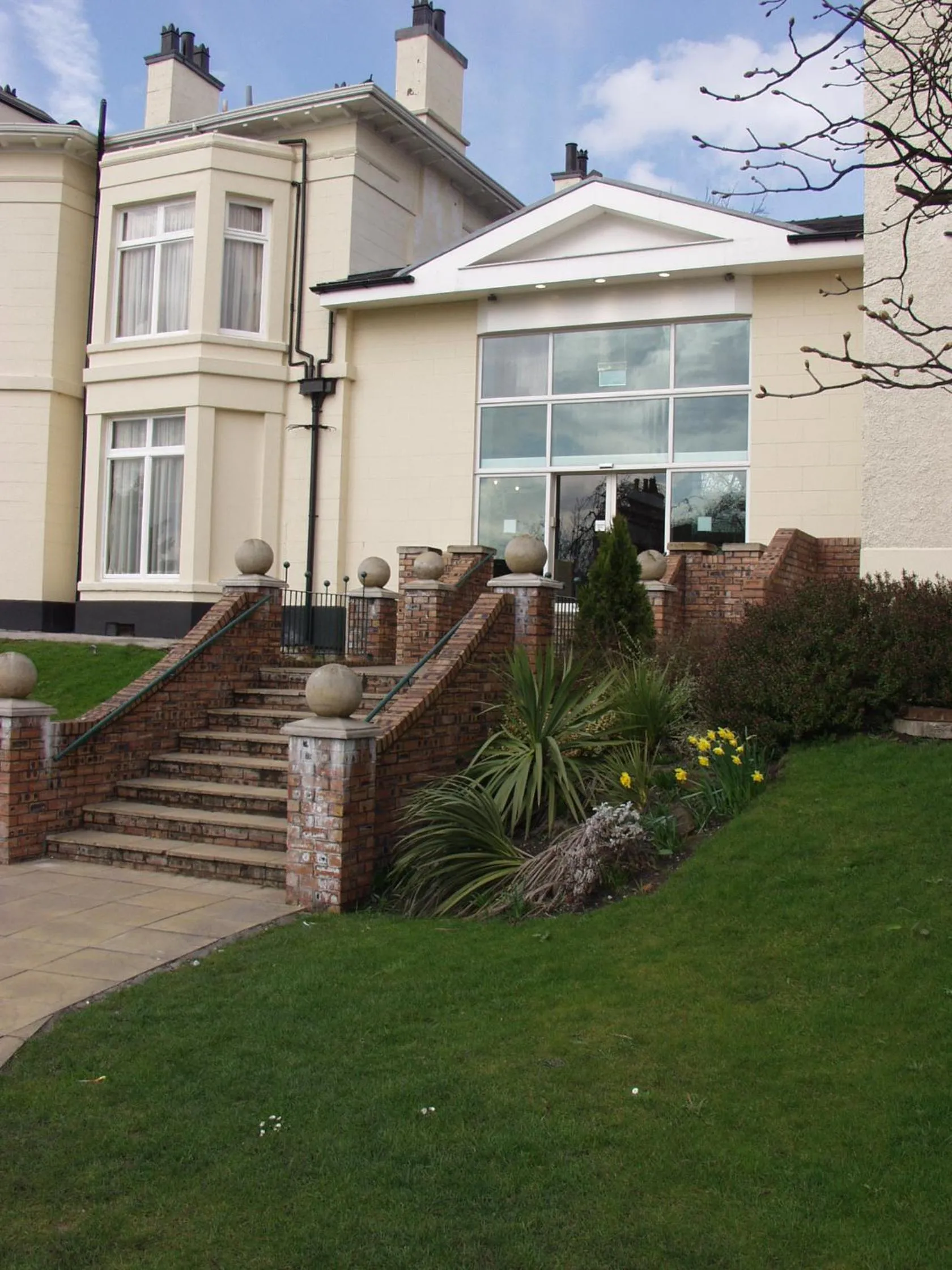 Facade/entrance, Property Building in The Devonshire House Hotel