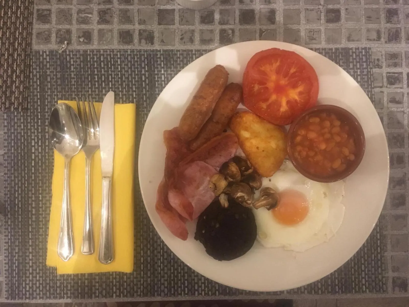 English/Irish breakfast, Food in The Devonshire House Hotel