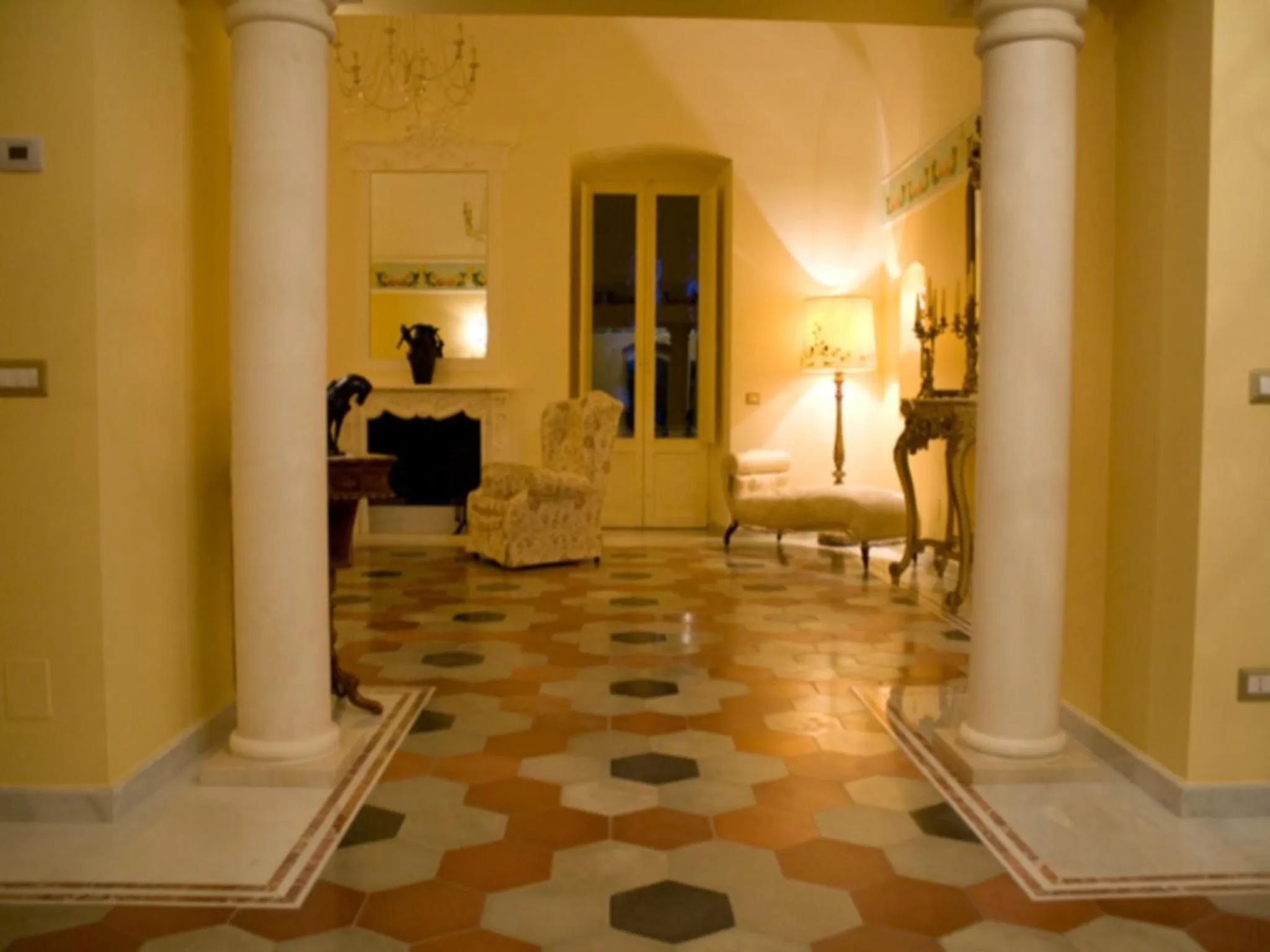 Lounge or bar in ex BENEFICIO Santa MARIA della SCALA B&B de Charme