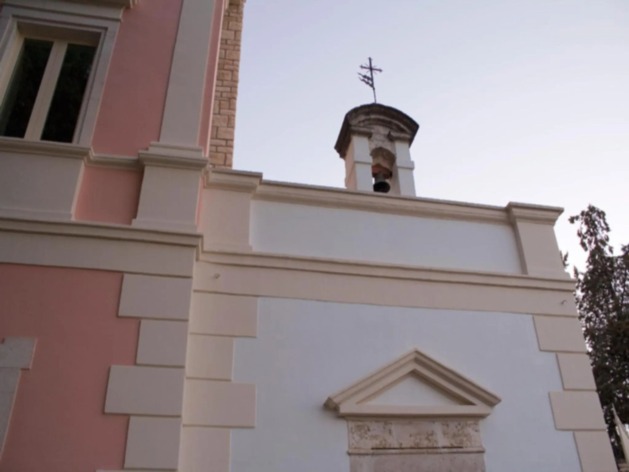 Facade/entrance in ex BENEFICIO Santa MARIA della SCALA B&B de Charme