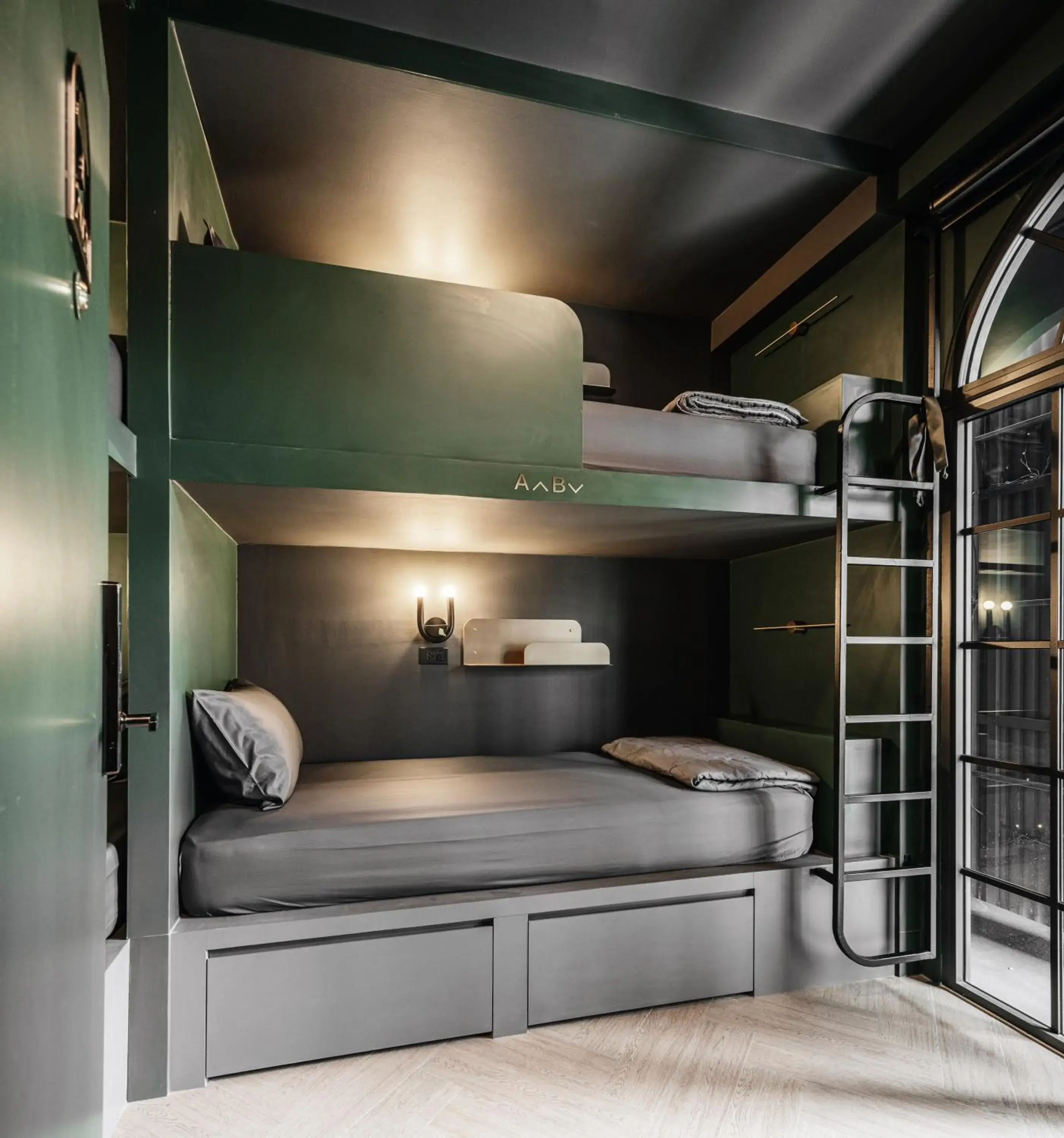 Quadruple Room with Shared Bathroom in Cher Hostel Bangkok Quadruple Room with Shared Bathroom in Cher Hostel Bangkok