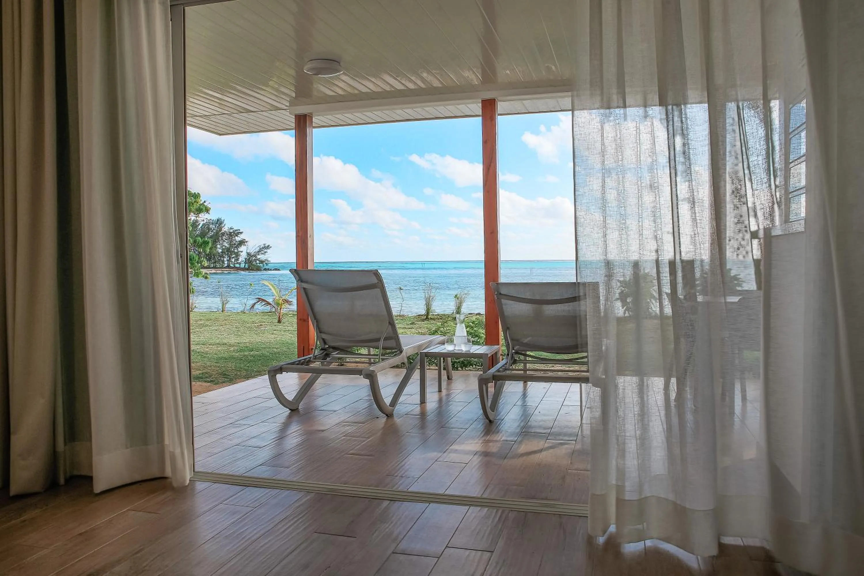 Patio in Niu Beach Hôtel Moorea