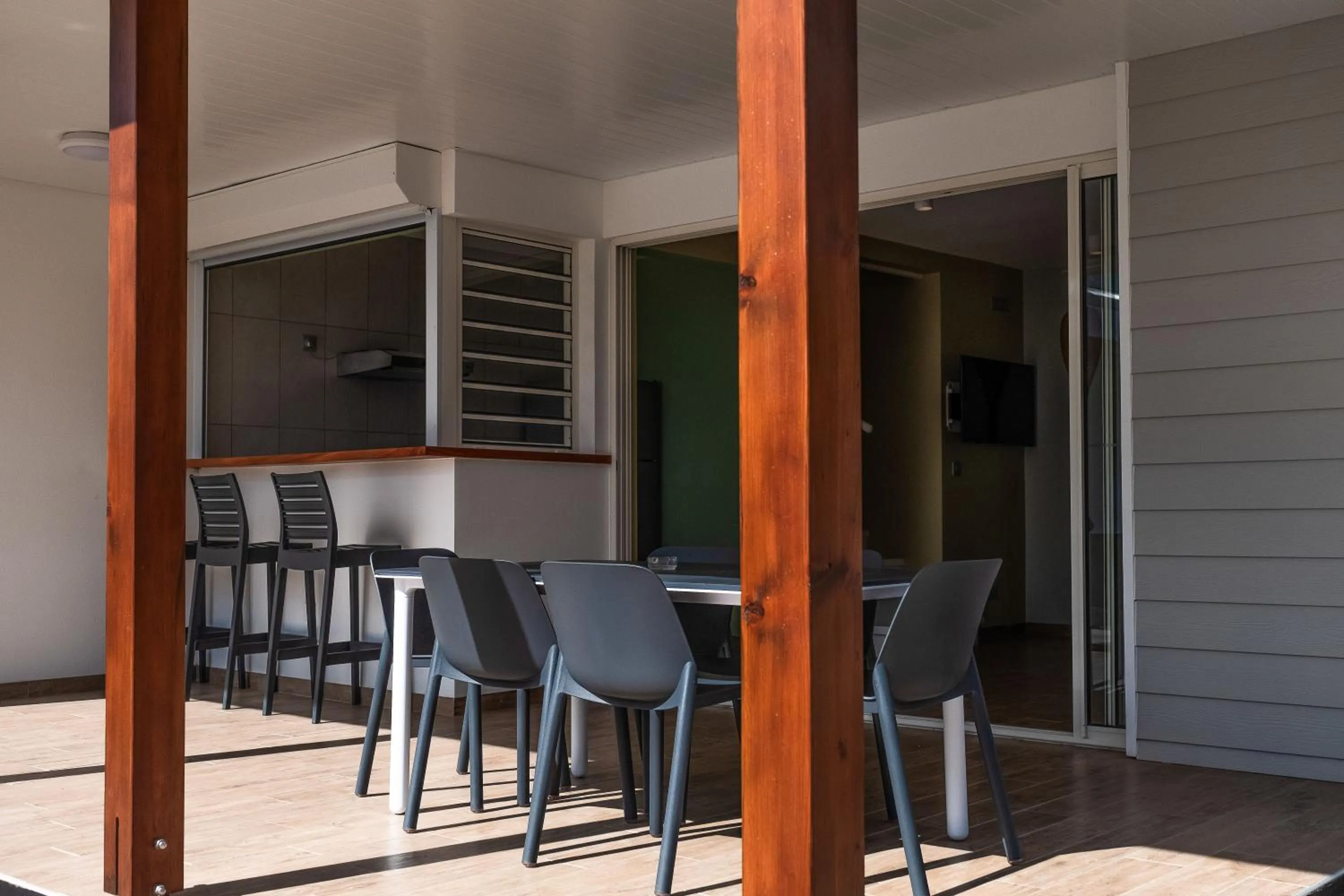 Patio in Niu Beach Hôtel Moorea