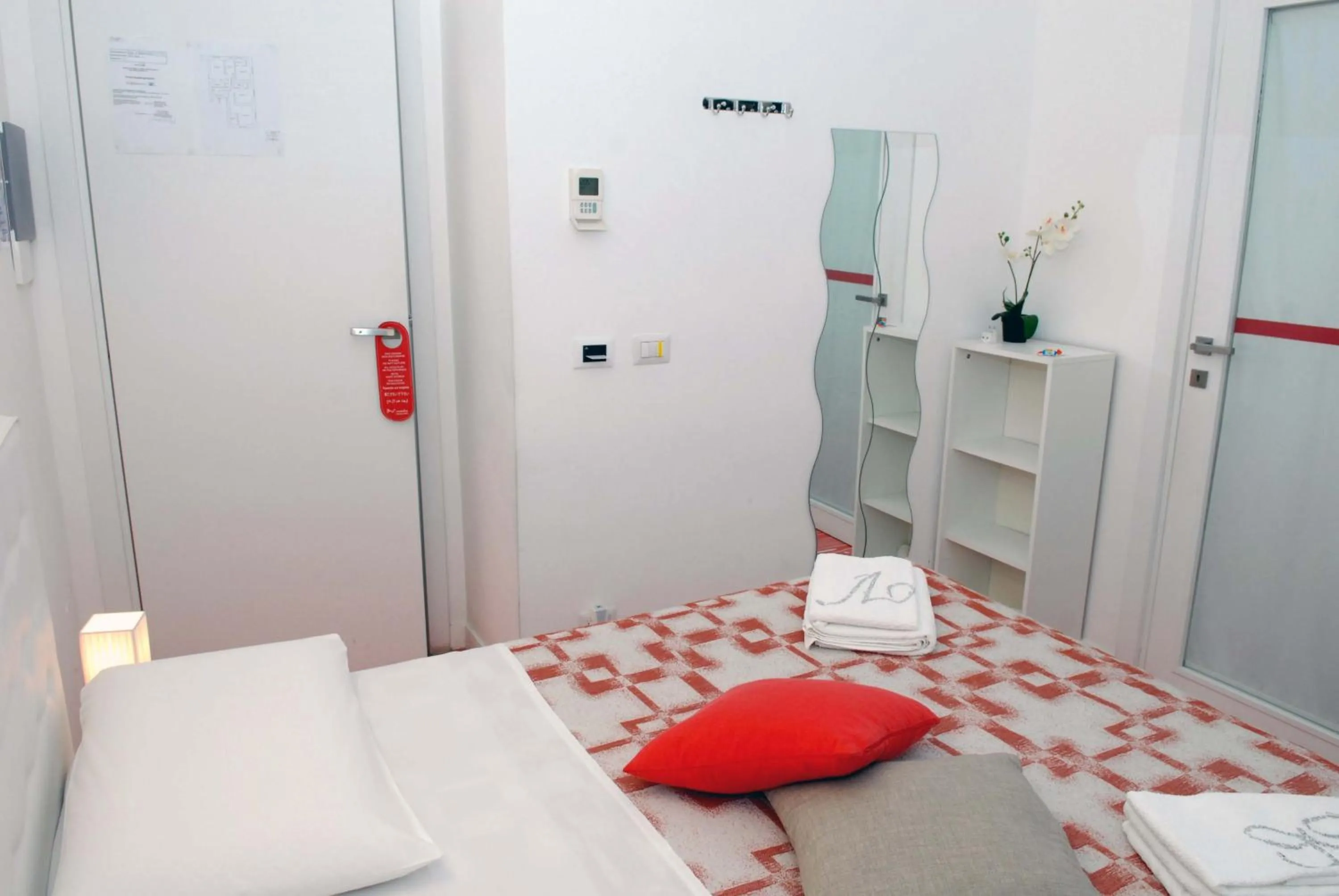 Bedroom, Bed in Divine Bed & Breakfast