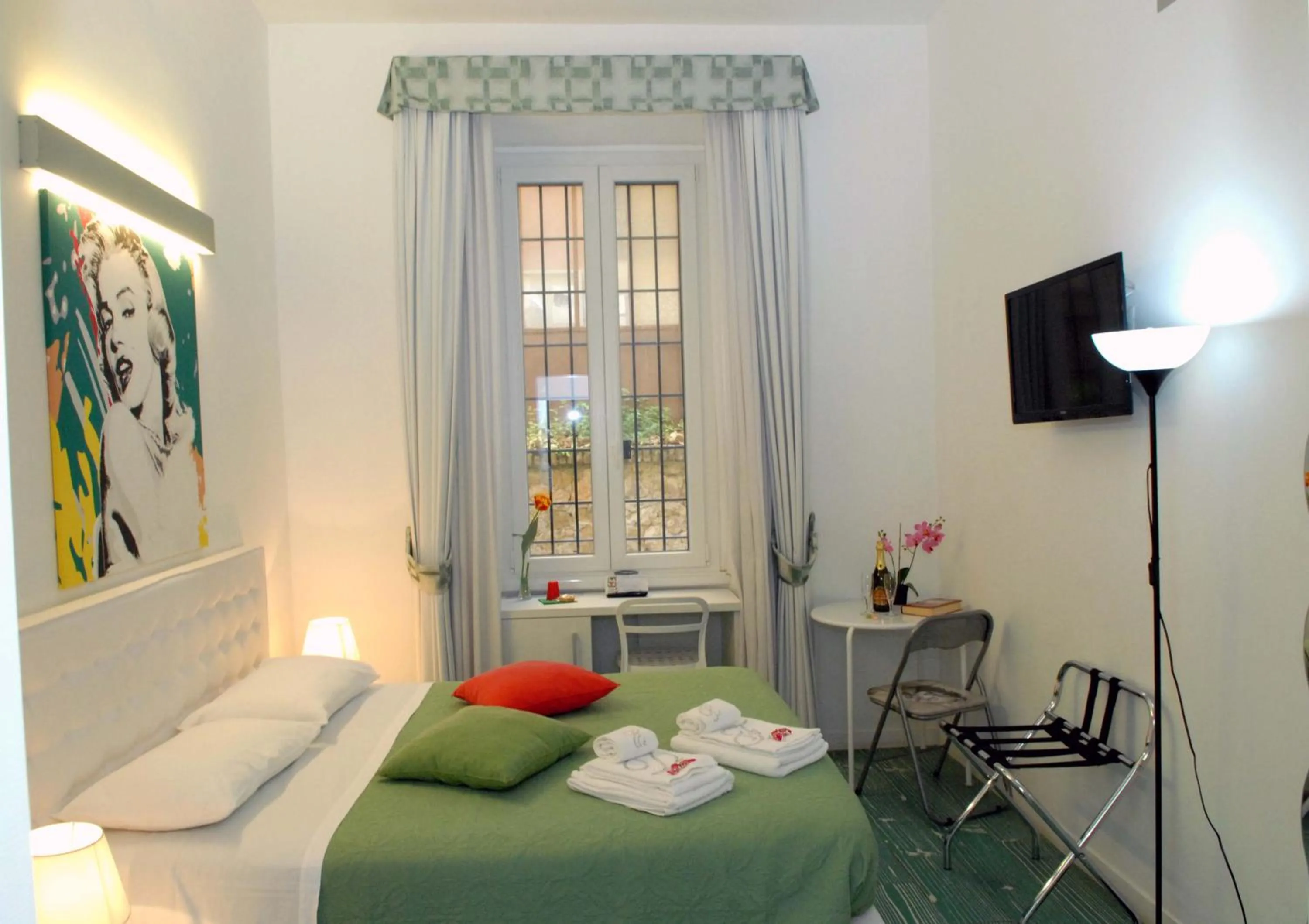 Photo of the whole room, Bed in Divine Bed & Breakfast