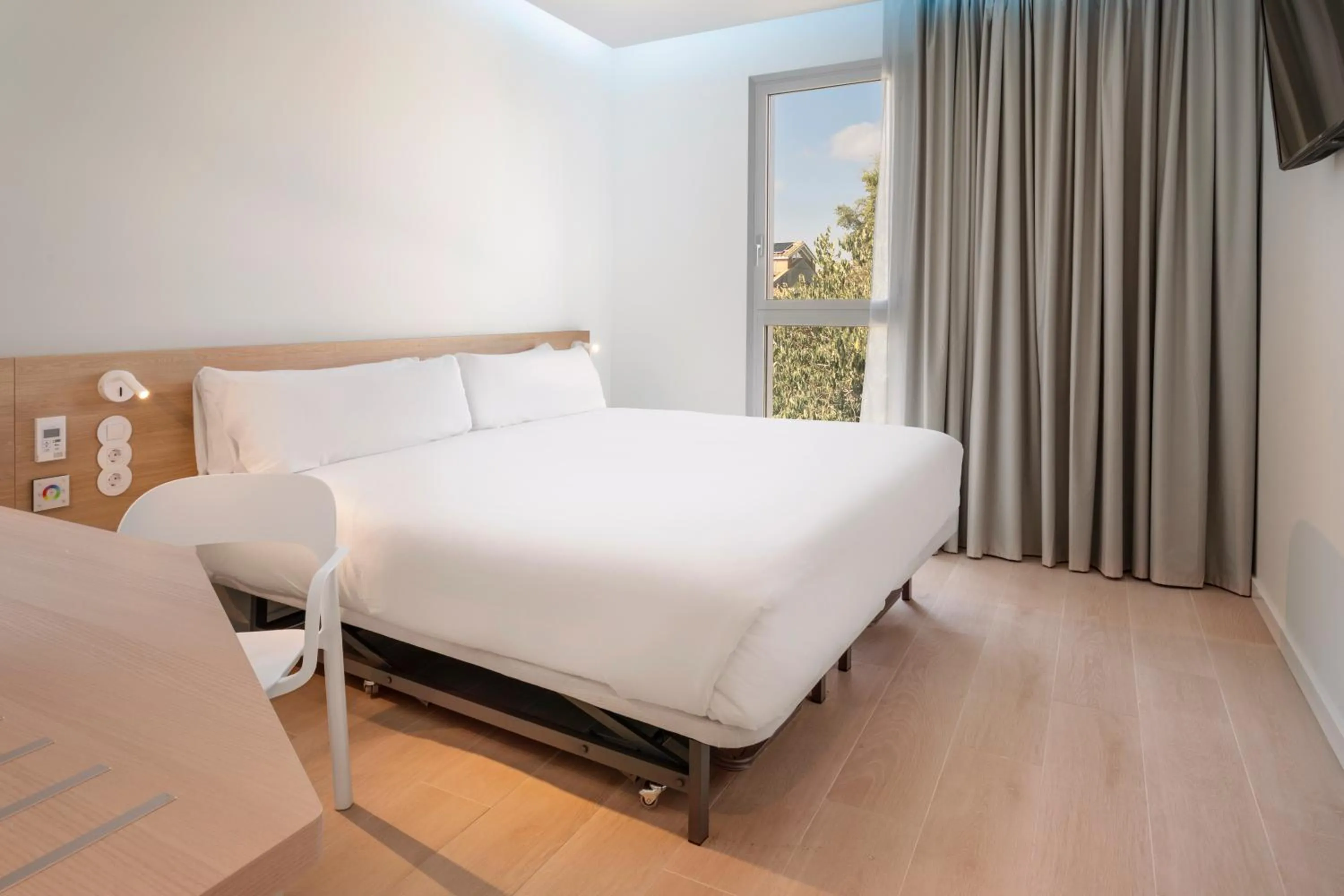 Bedroom, Bed in B&B HOTEL Lleida