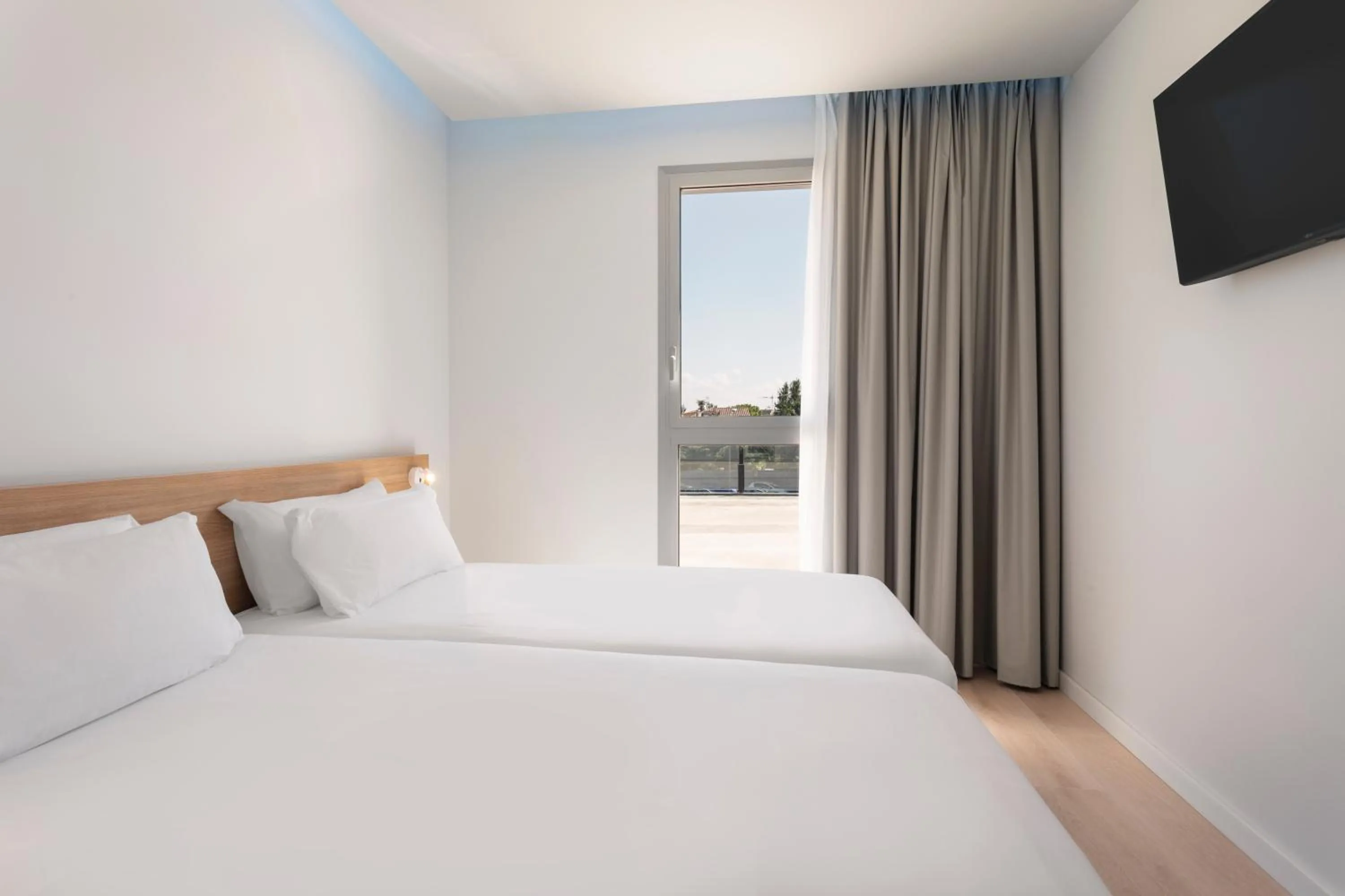 Bedroom, Bed in B&B HOTEL Lleida