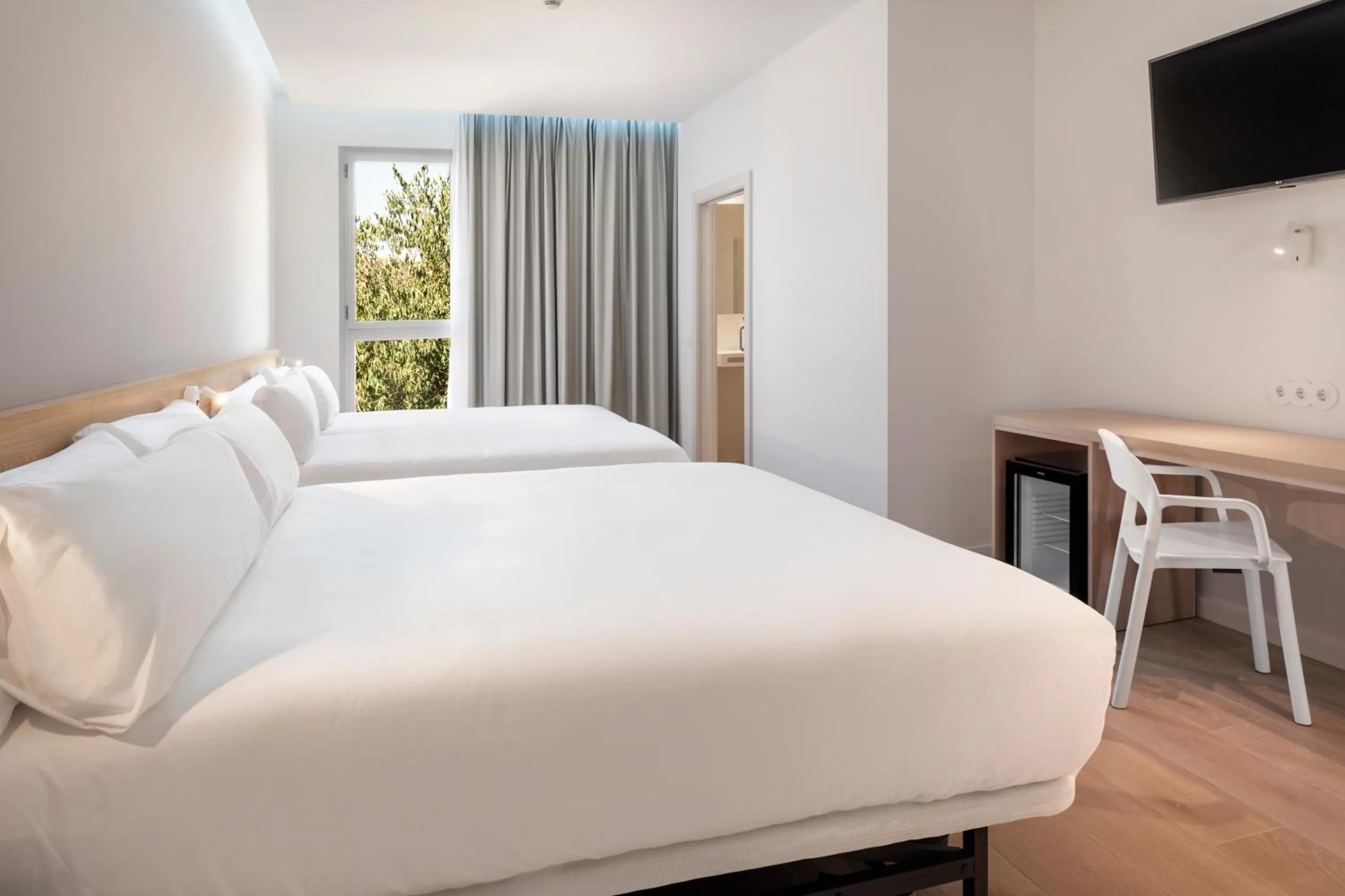 Bedroom, Bed in B&B HOTEL Lleida