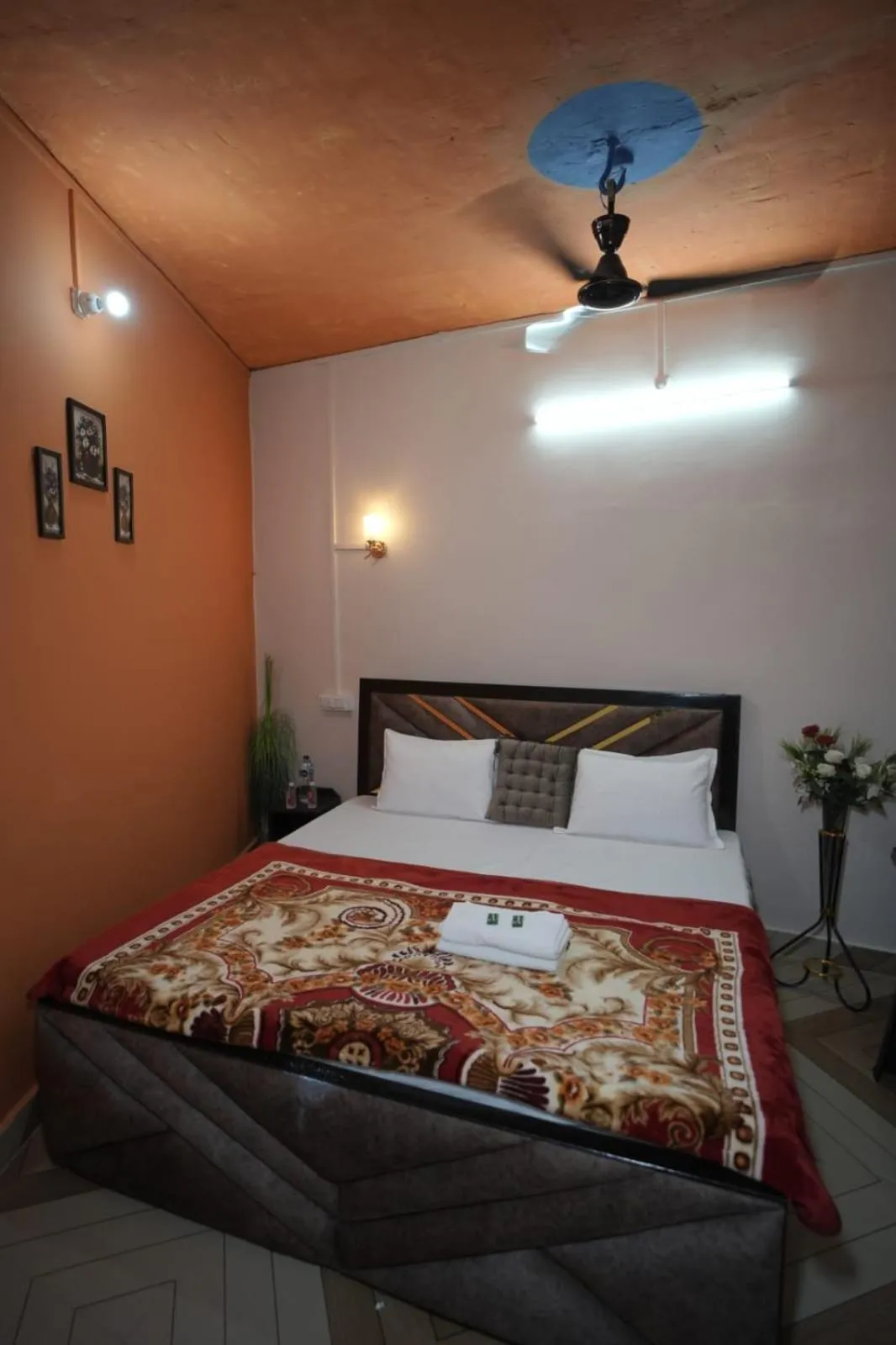 Bed in Ambricana Paying Guest House