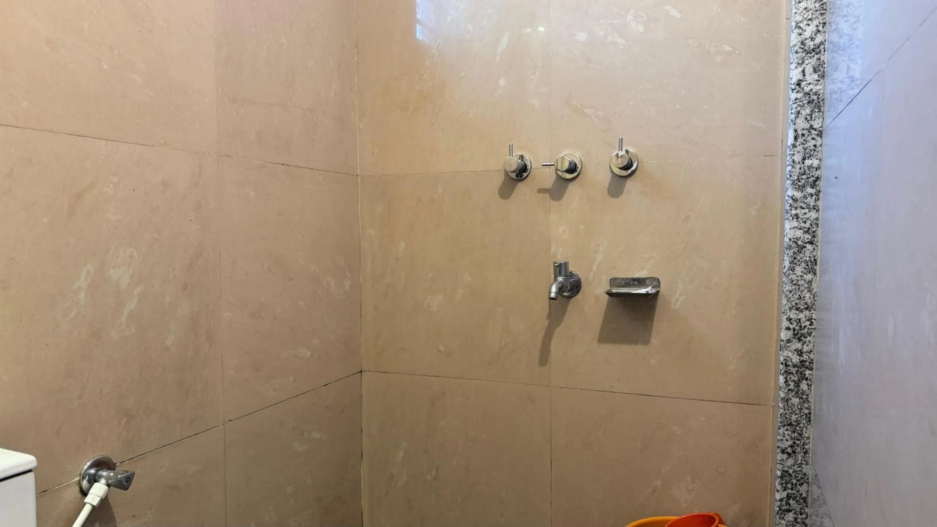 Bathroom in Hotel Insta 18