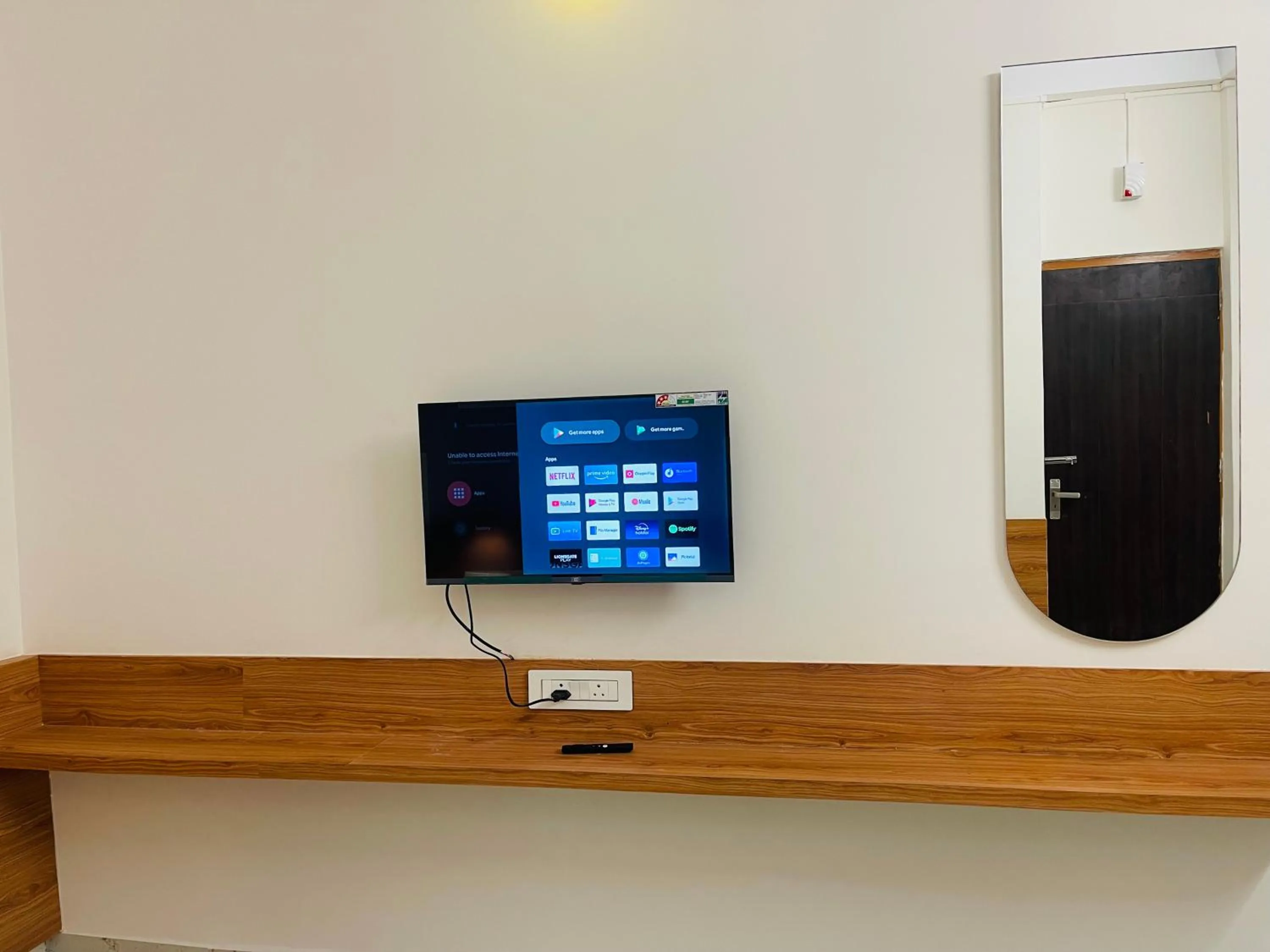 TV and multimedia in Hotel Insta 18