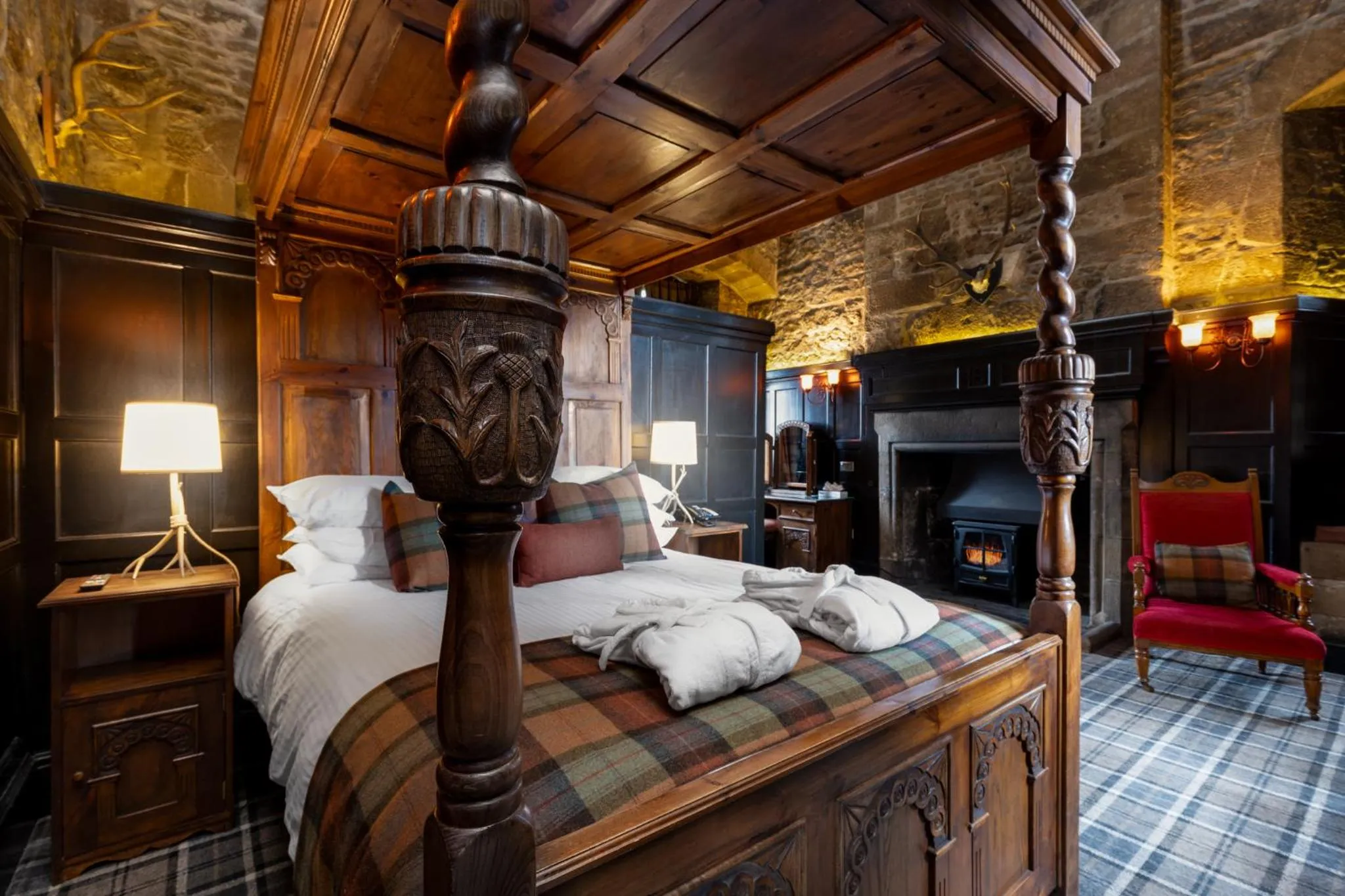 Bedroom, Bed in Dornoch Castle Hotel
