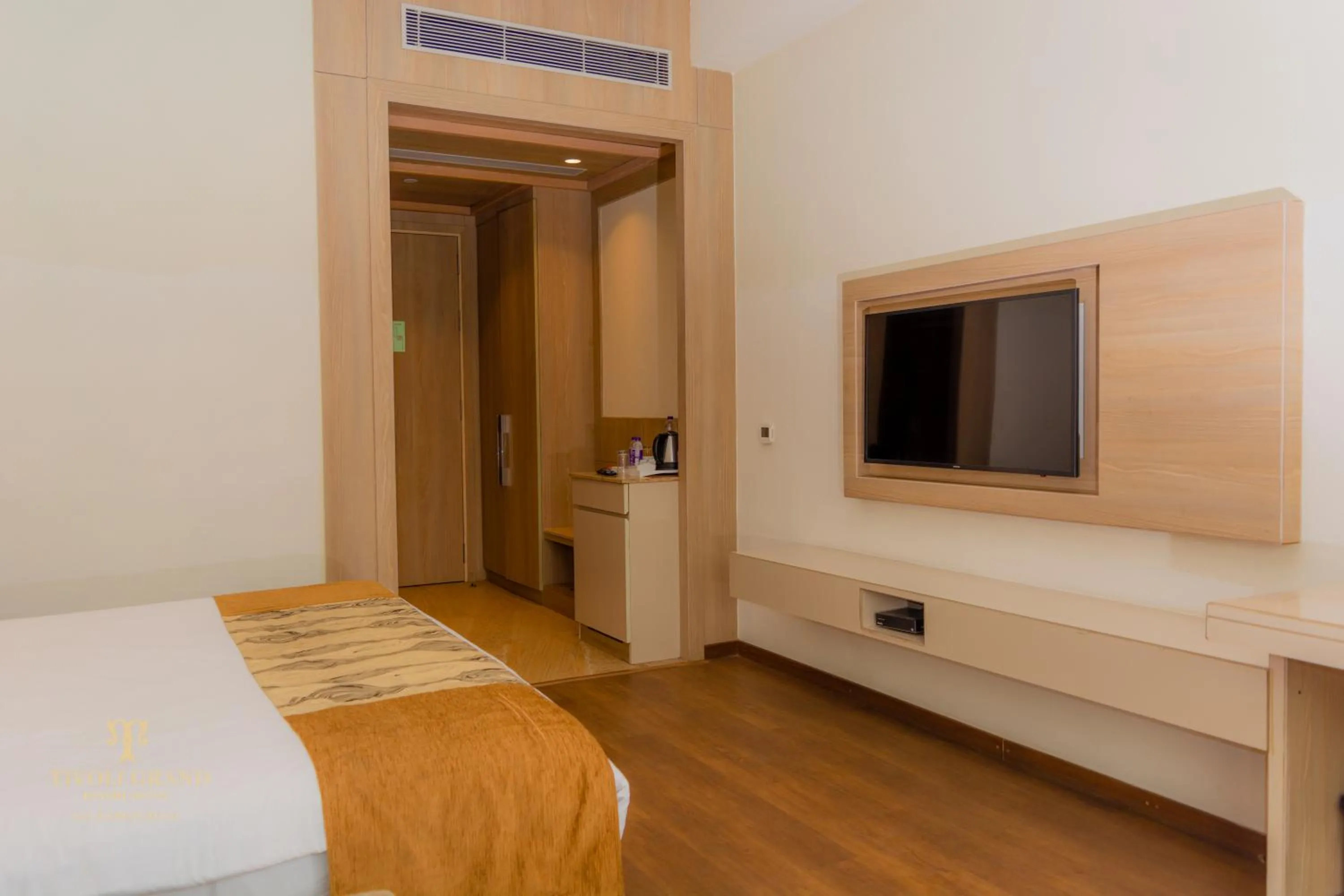 Bedroom, Bed in Tivoli Garden Resort