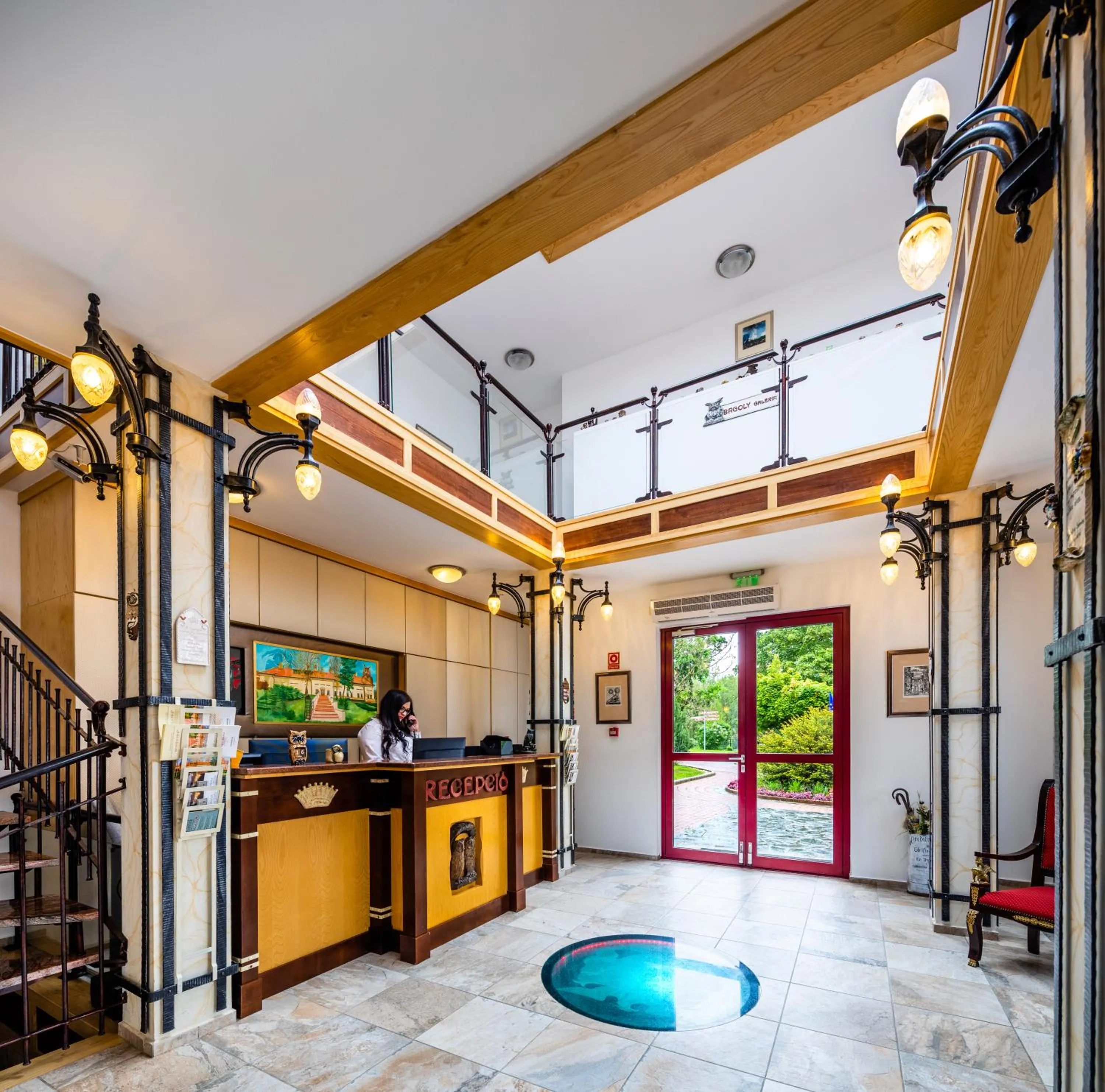 Lobby or reception in Hotel Vécsecity