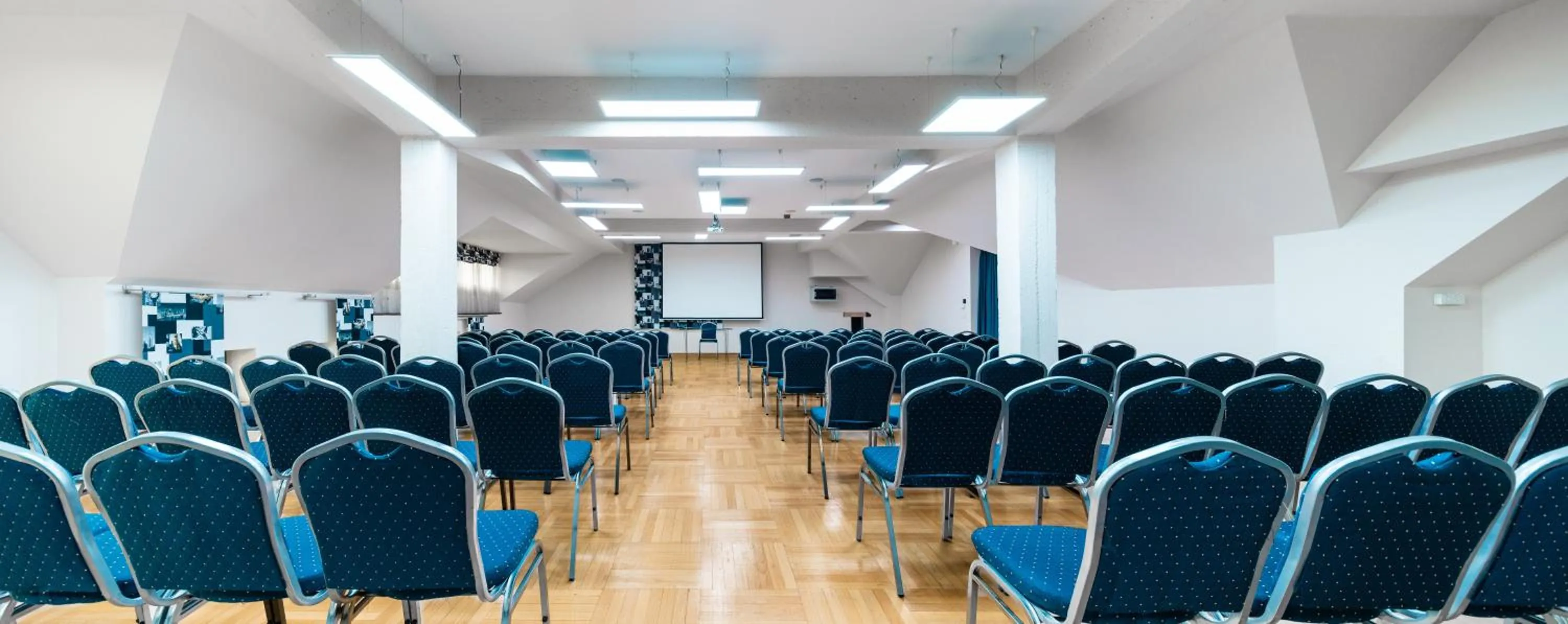 Meeting/conference room in Hotel Vécsecity
