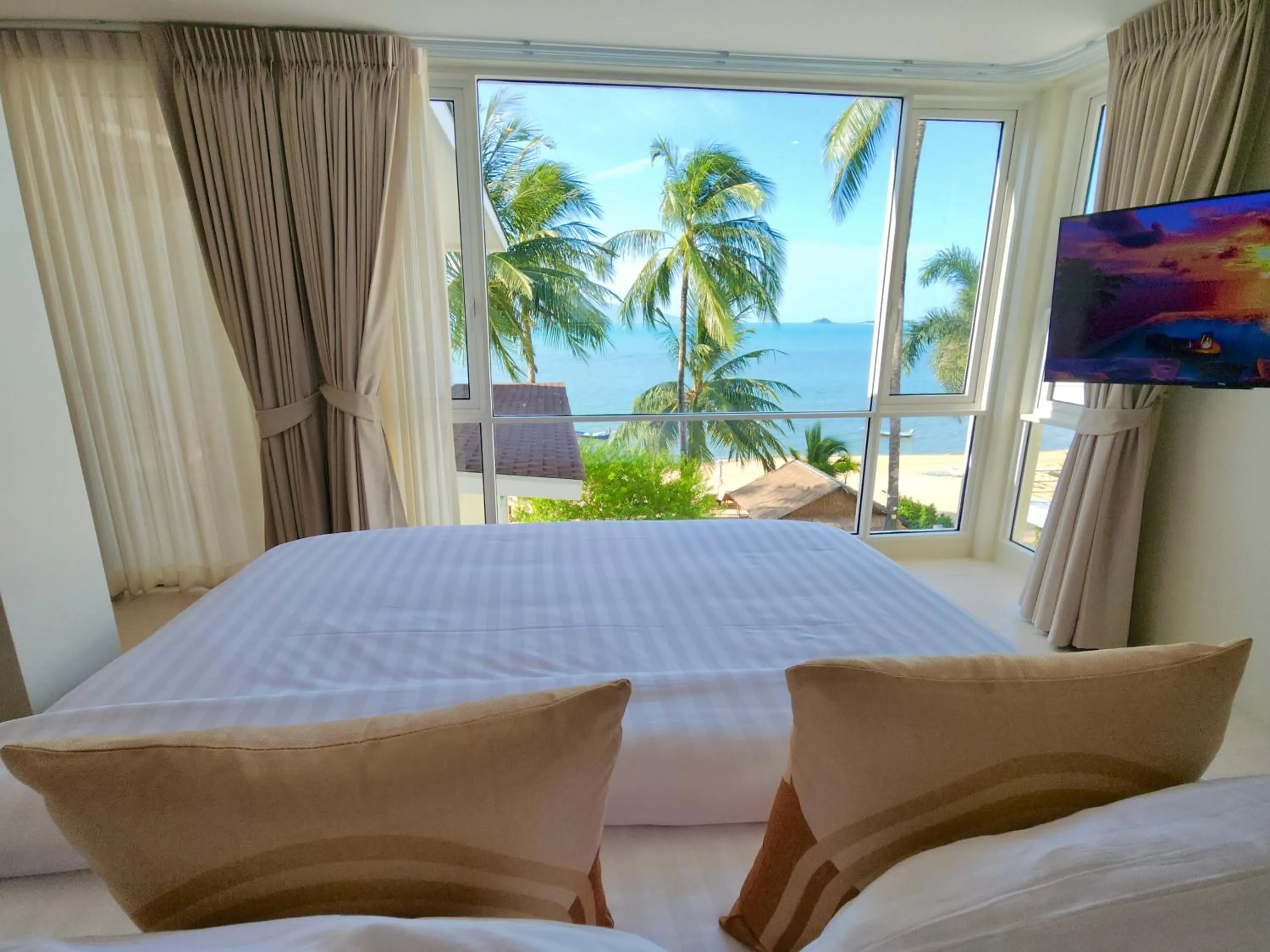 Bed in Baan Bophut Beach Hotel Samui - SHA Extra Plus
