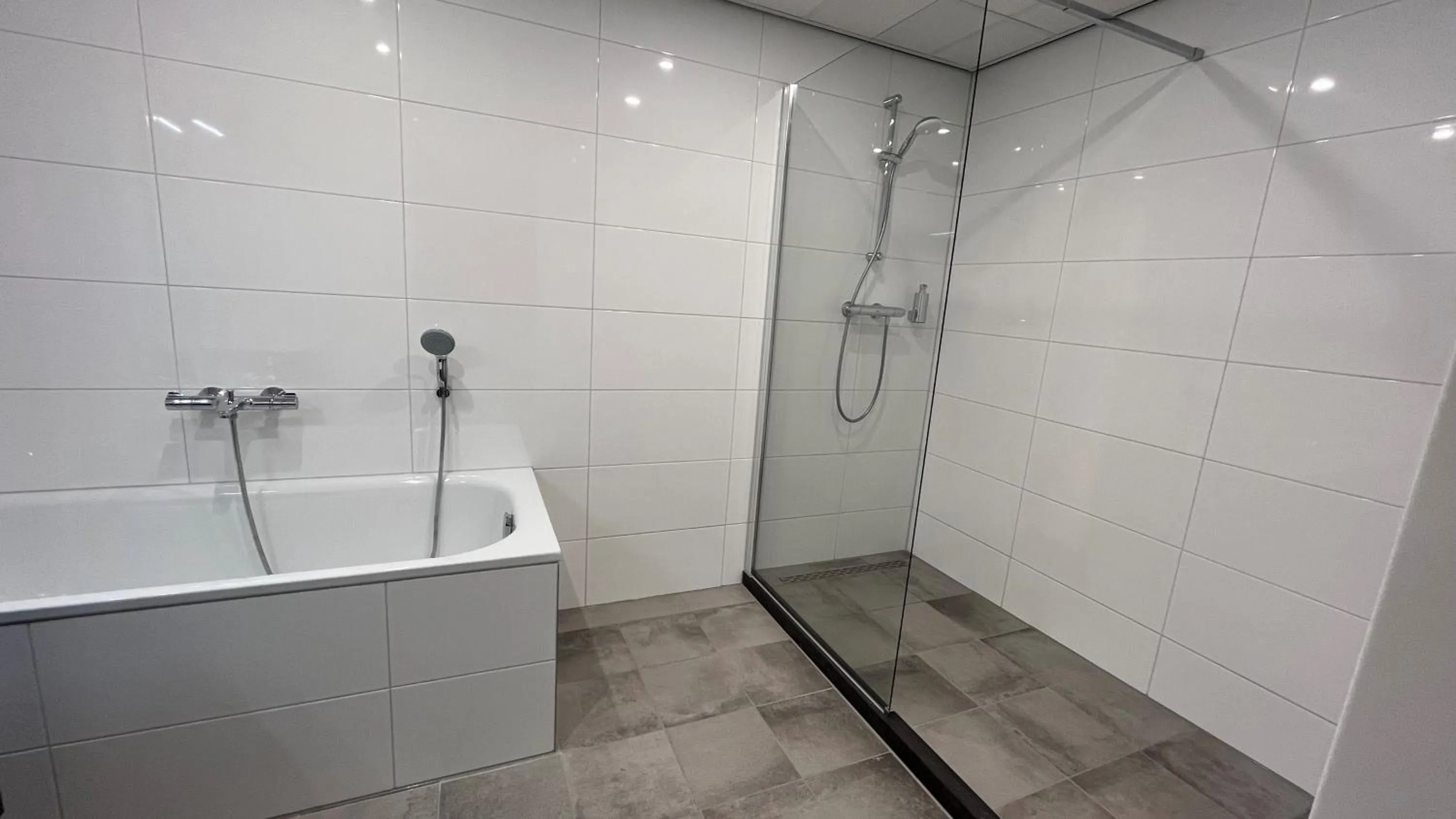 Bathroom in Fletcher Hotel Jan van Scorel