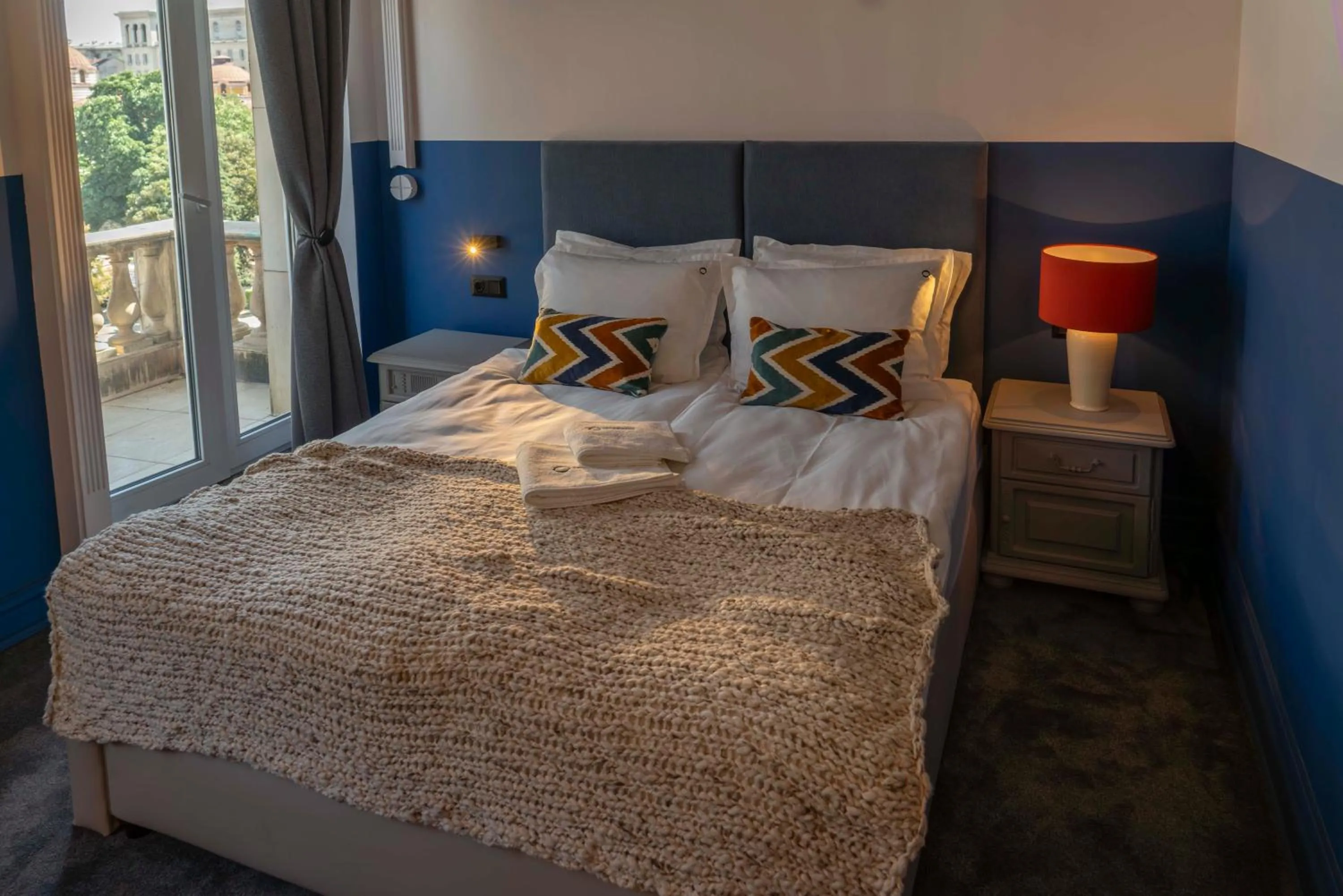 Bed in Maria Luisa by INTROVERT HOTELS