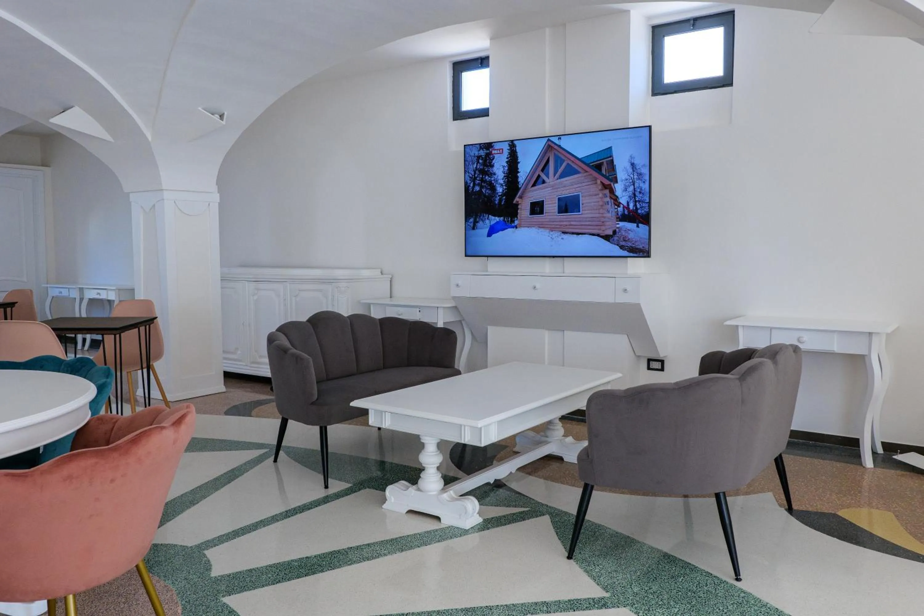 Communal lounge/ TV room, Seating Area in Al Rayyan - Affittacamere