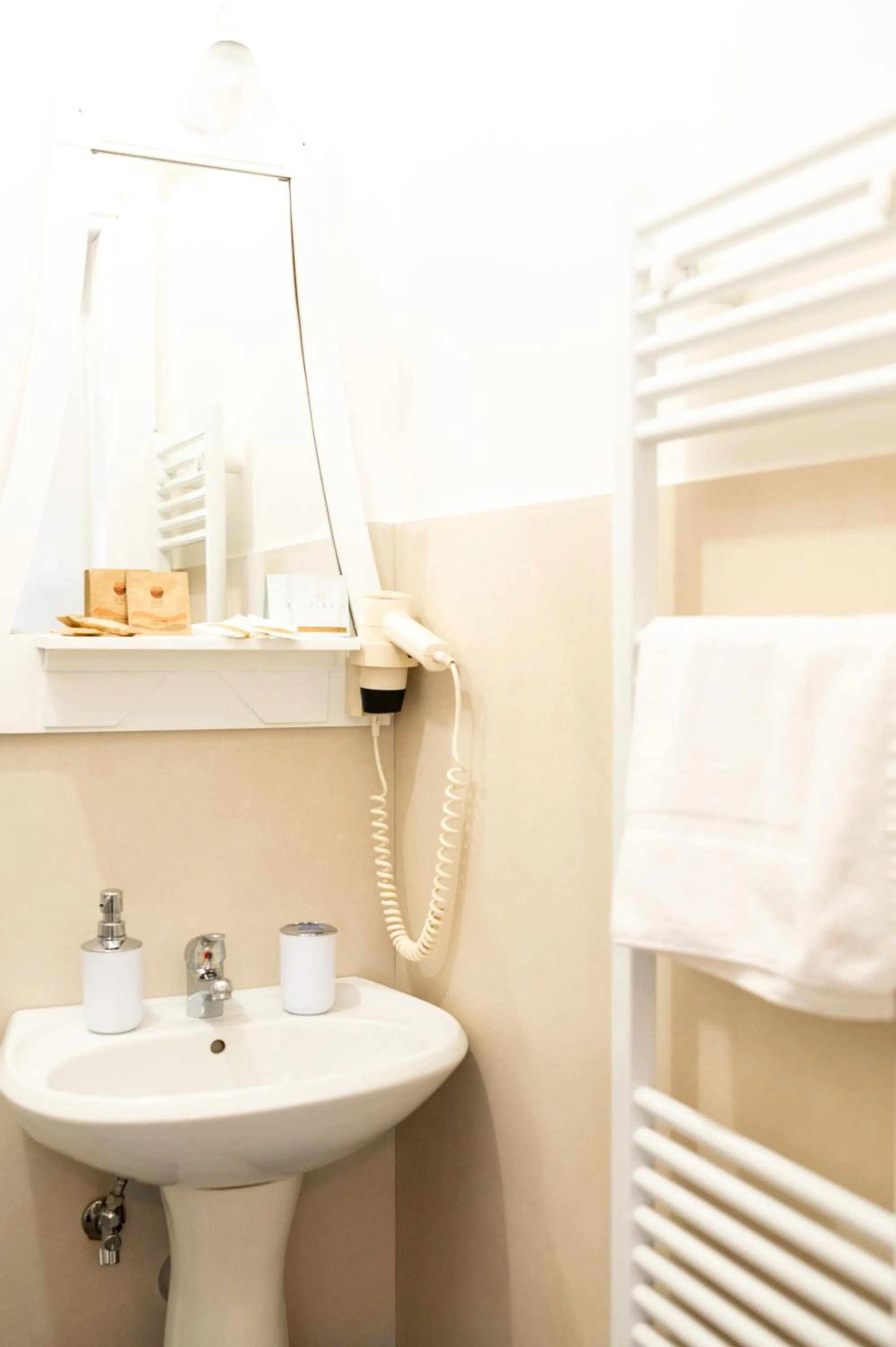 Bathroom in Al Rayyan - Affittacamere