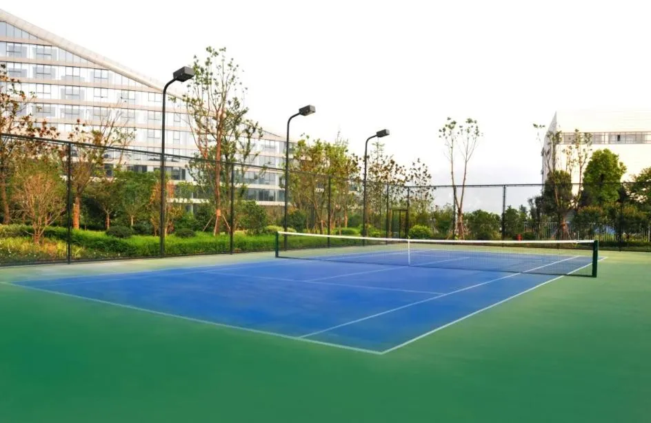 Tennis court in Wingtech Hotel