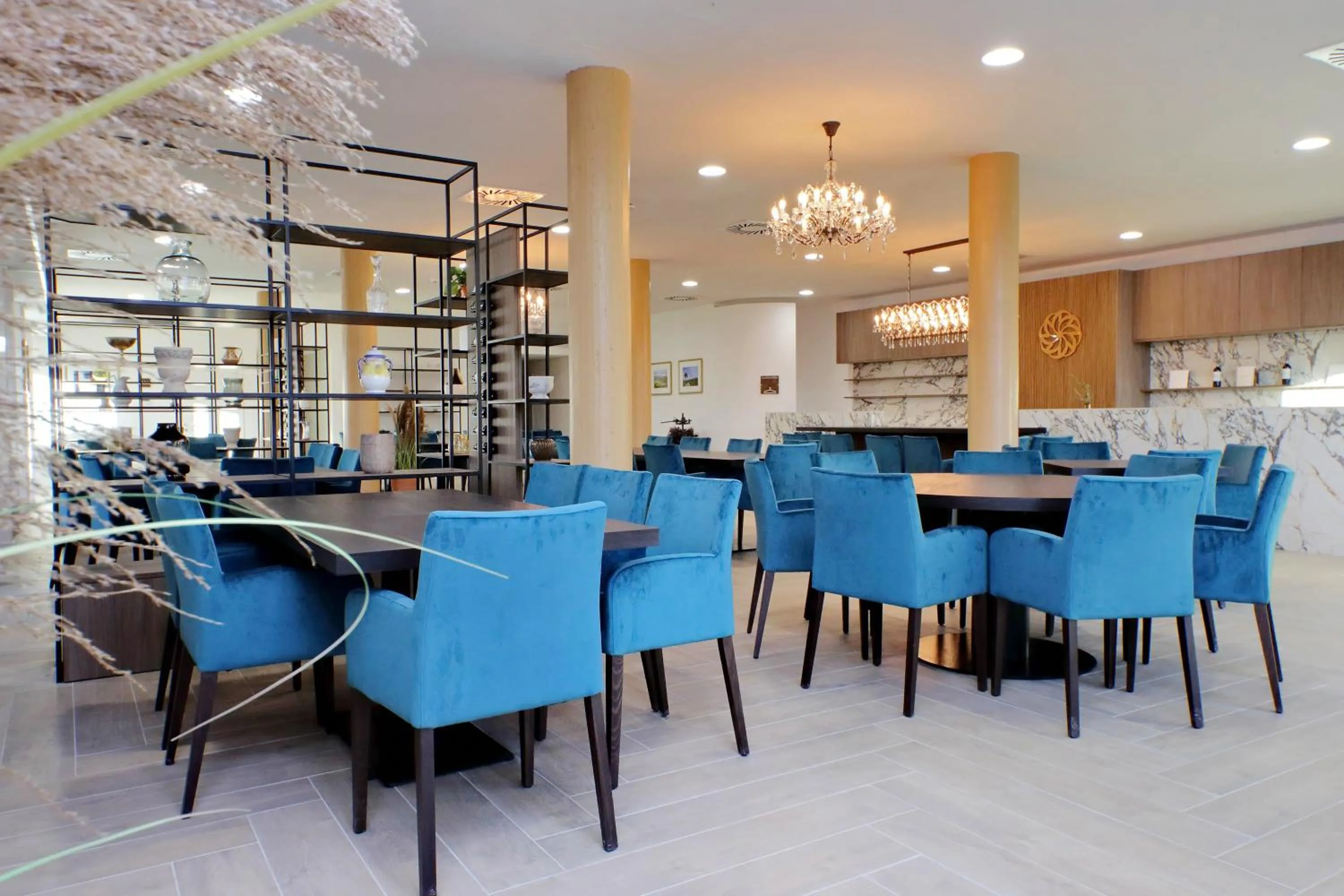 Restaurant/places to eat in Siena Hills Apartments