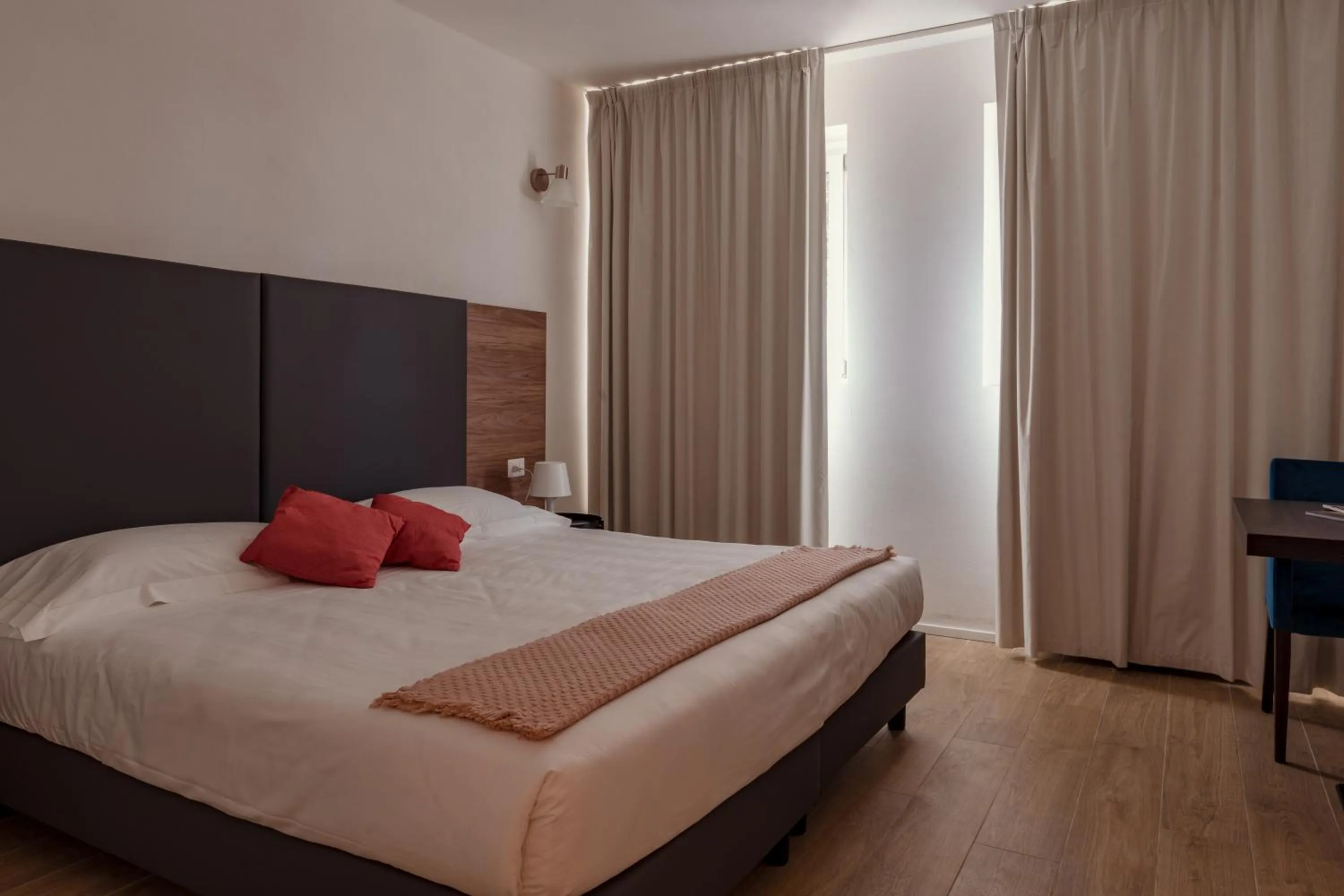 Bedroom, Bed in Siena Hills Apartments