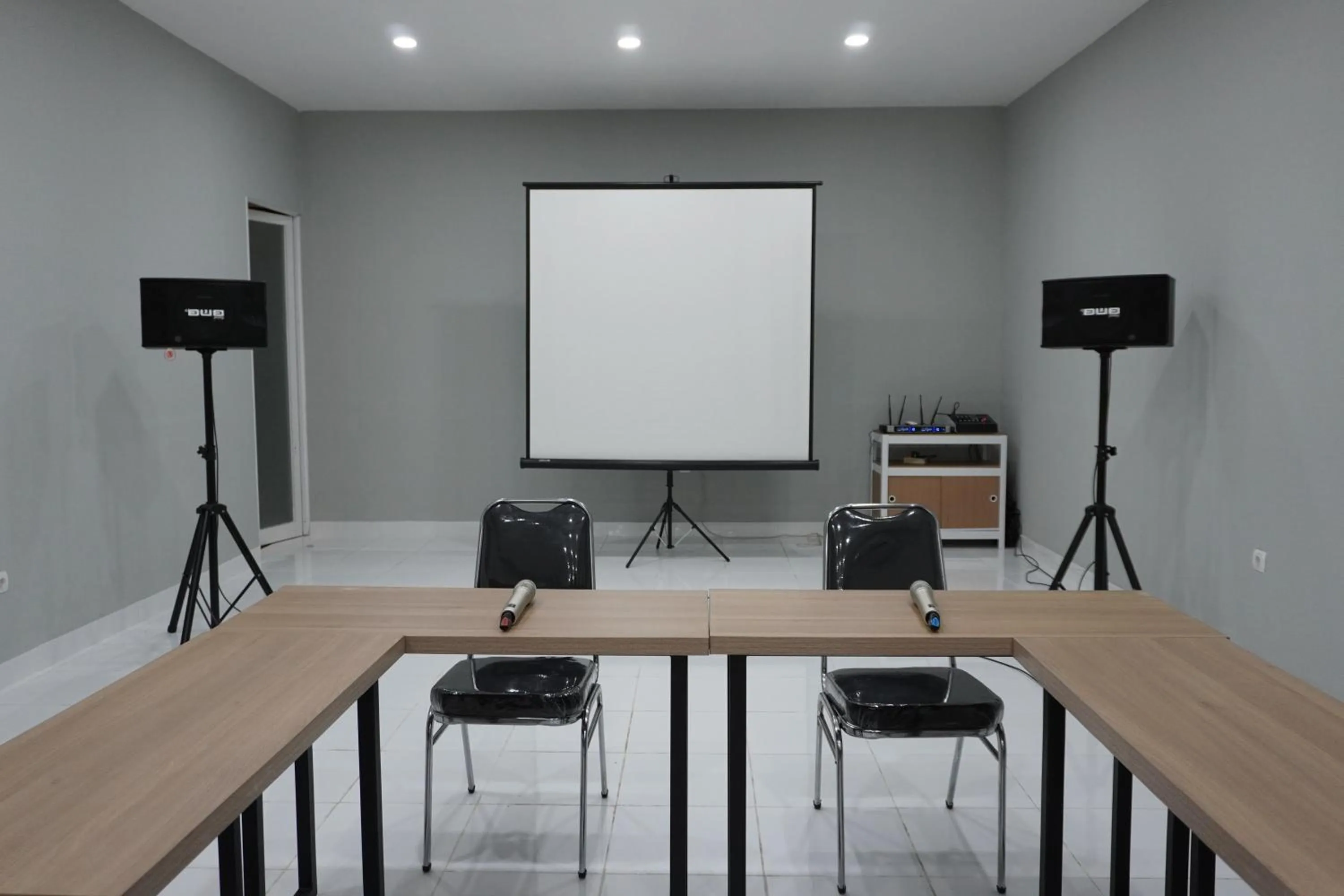 Meeting/conference room in Hotel Luansa Klui