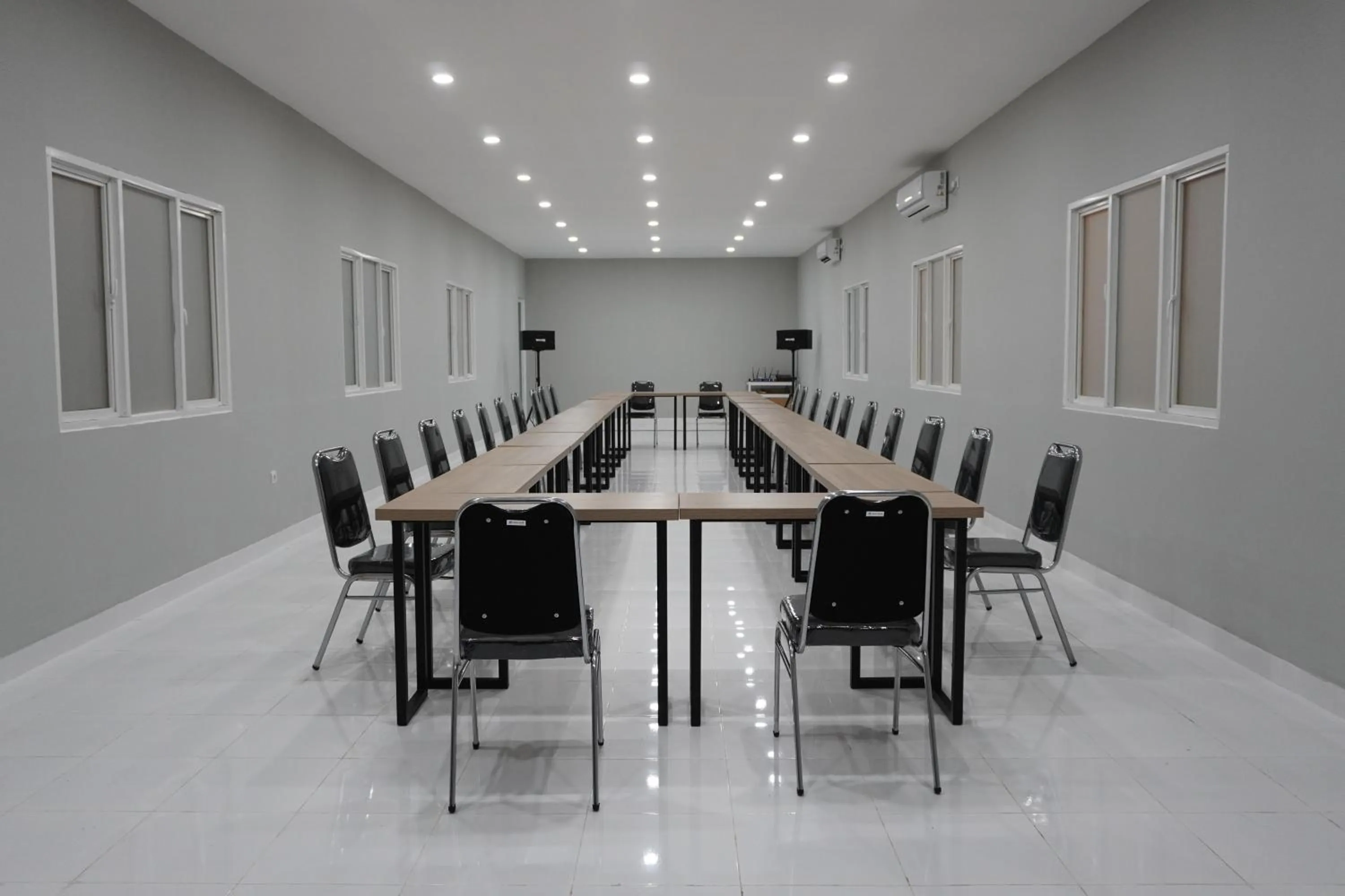 Meeting/conference room in Hotel Luansa Klui