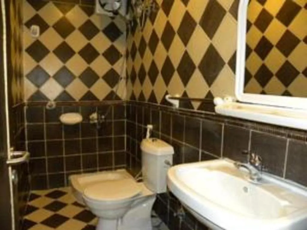 Toilet in Al Tawfik Plaza