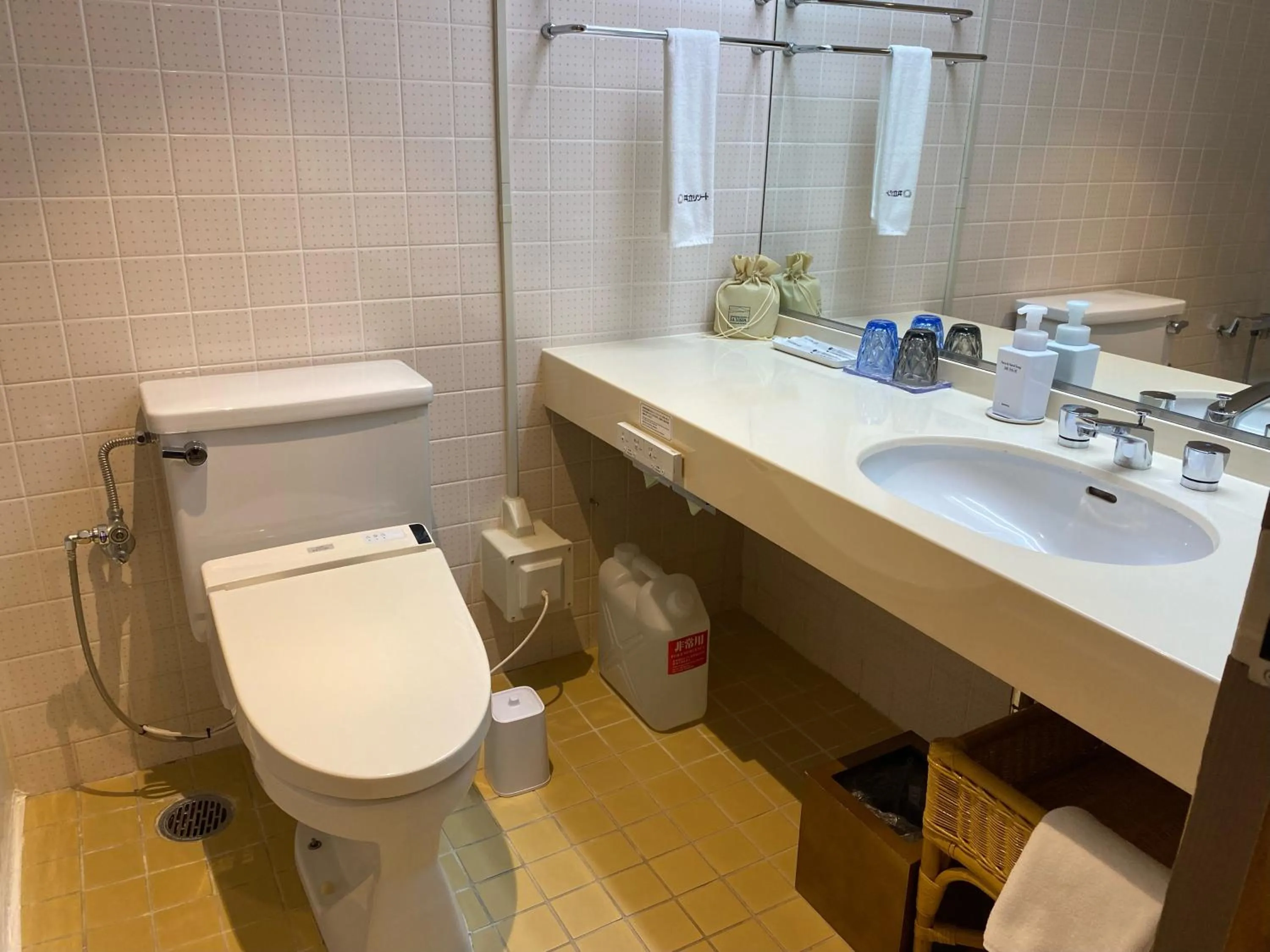 Toilet in La vista Yokosuka Kannonzaki Terrace