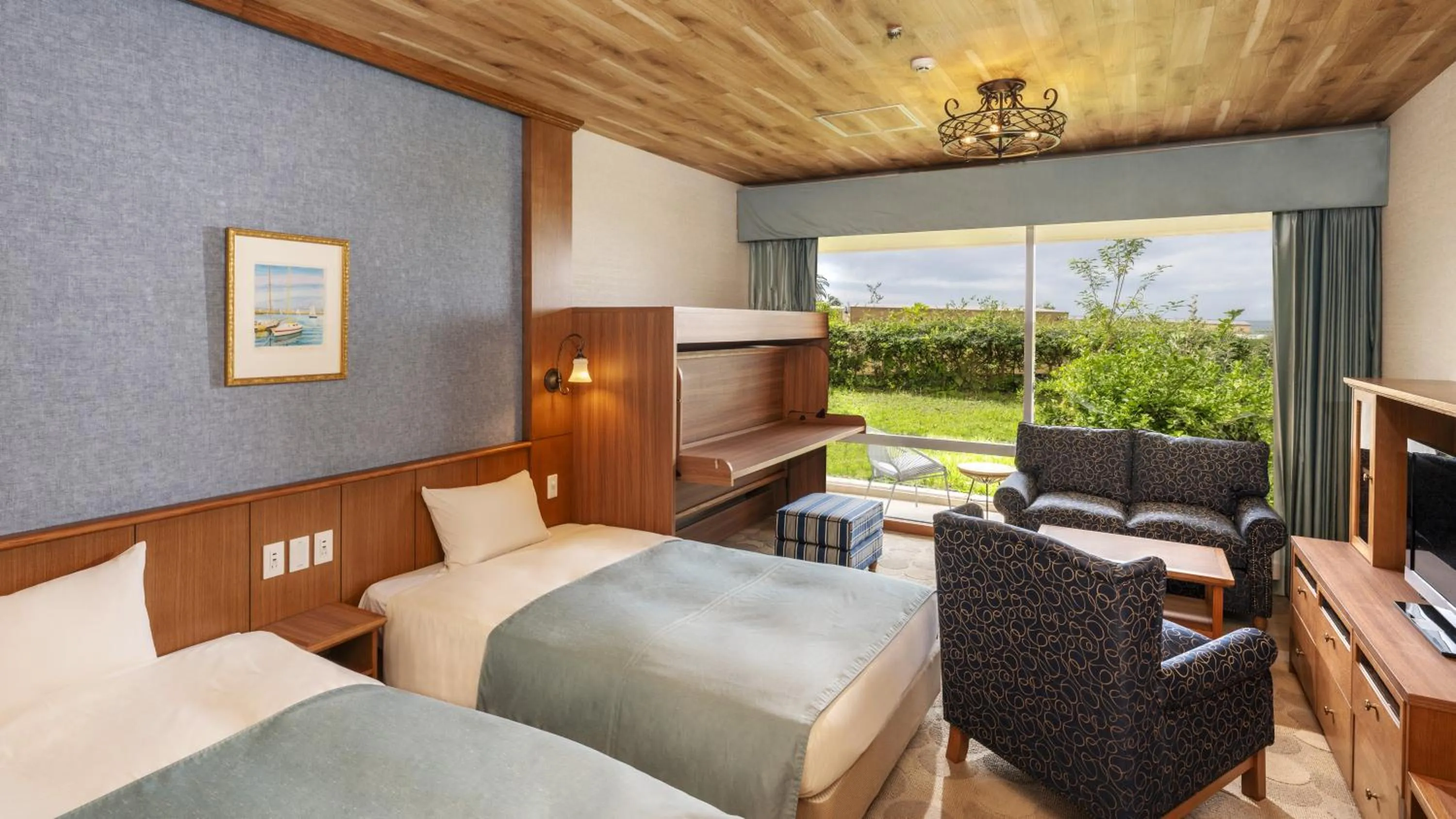 Photo of the whole room, Bed in La vista Yokosuka Kannonzaki Terrace