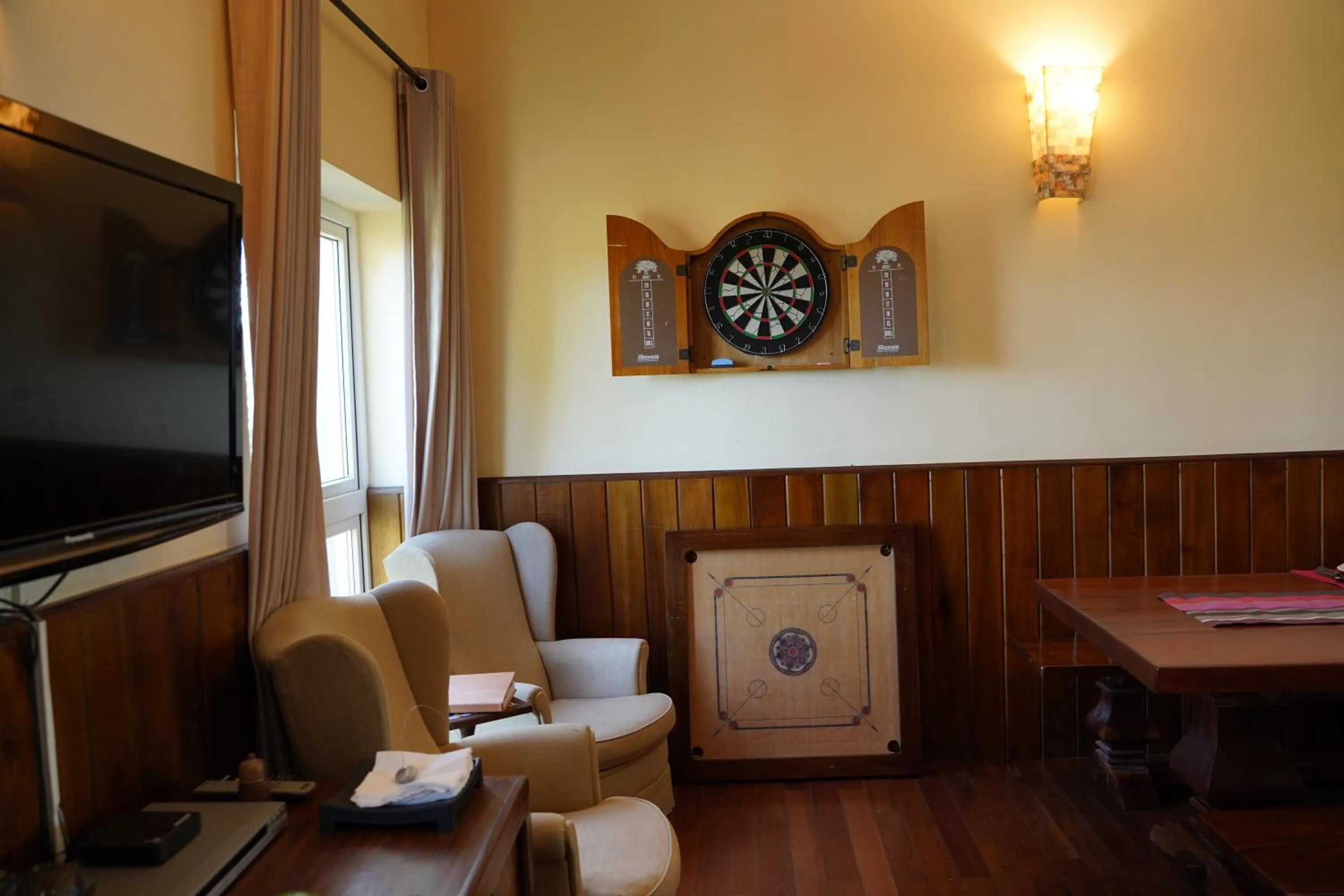 Darts in Clouds Holiday Bungalow