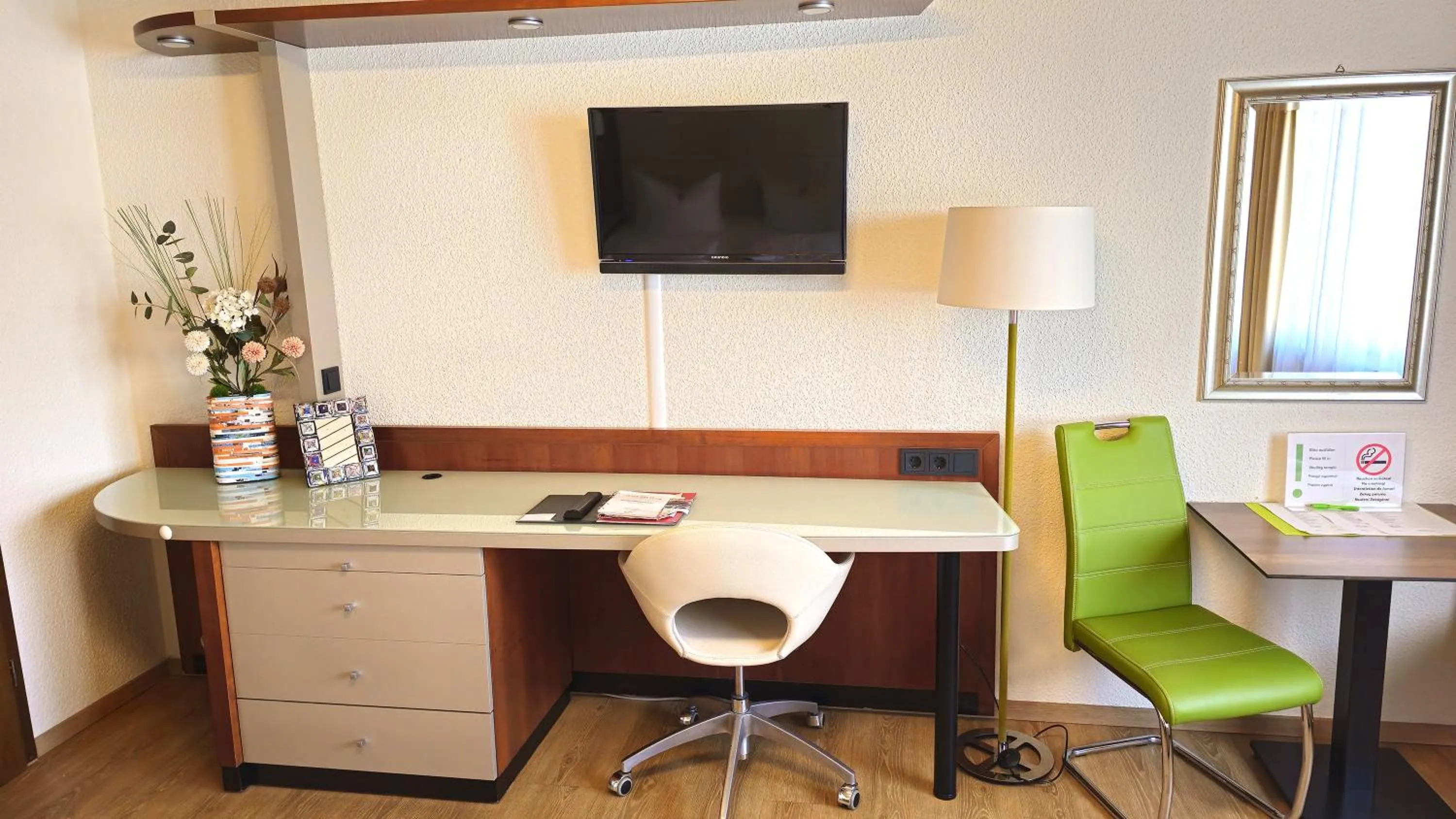 TV and multimedia in Hotel Avenue Altenfurt