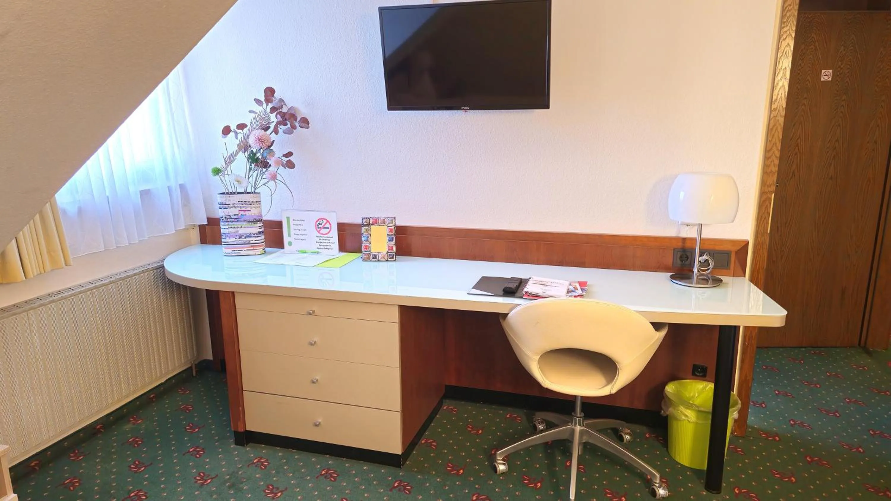 TV and multimedia in Hotel Avenue Altenfurt