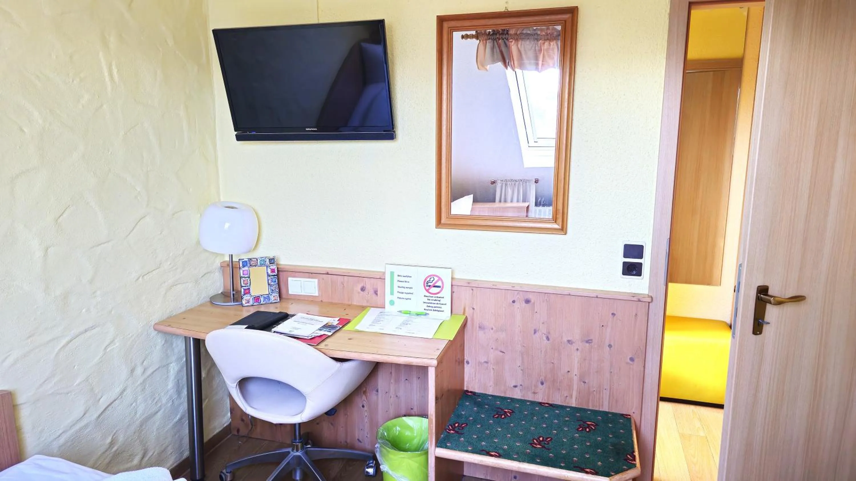 TV and multimedia in Hotel Avenue Altenfurt