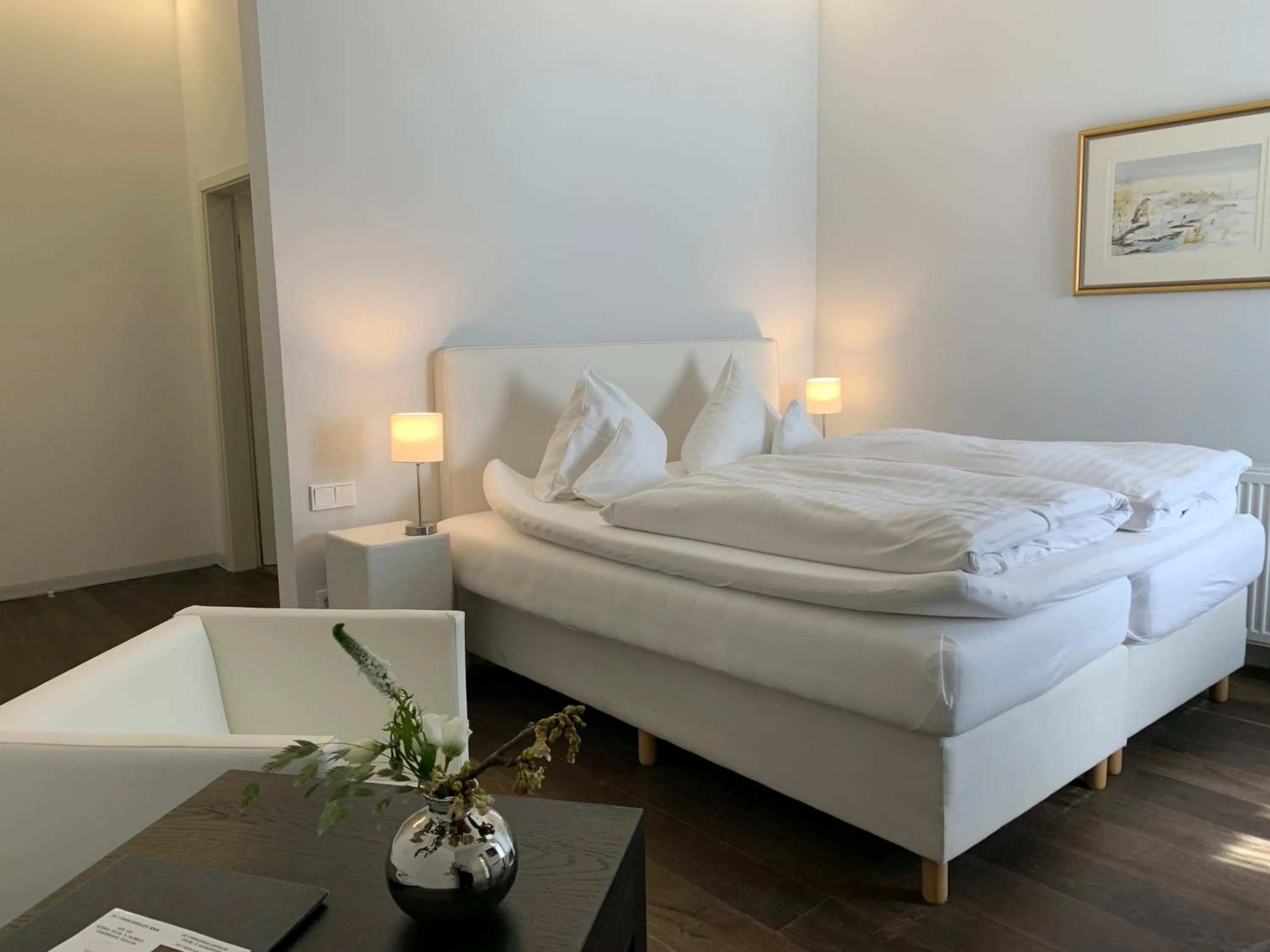 Photo of the whole room, Bed in Gut Hohenholz