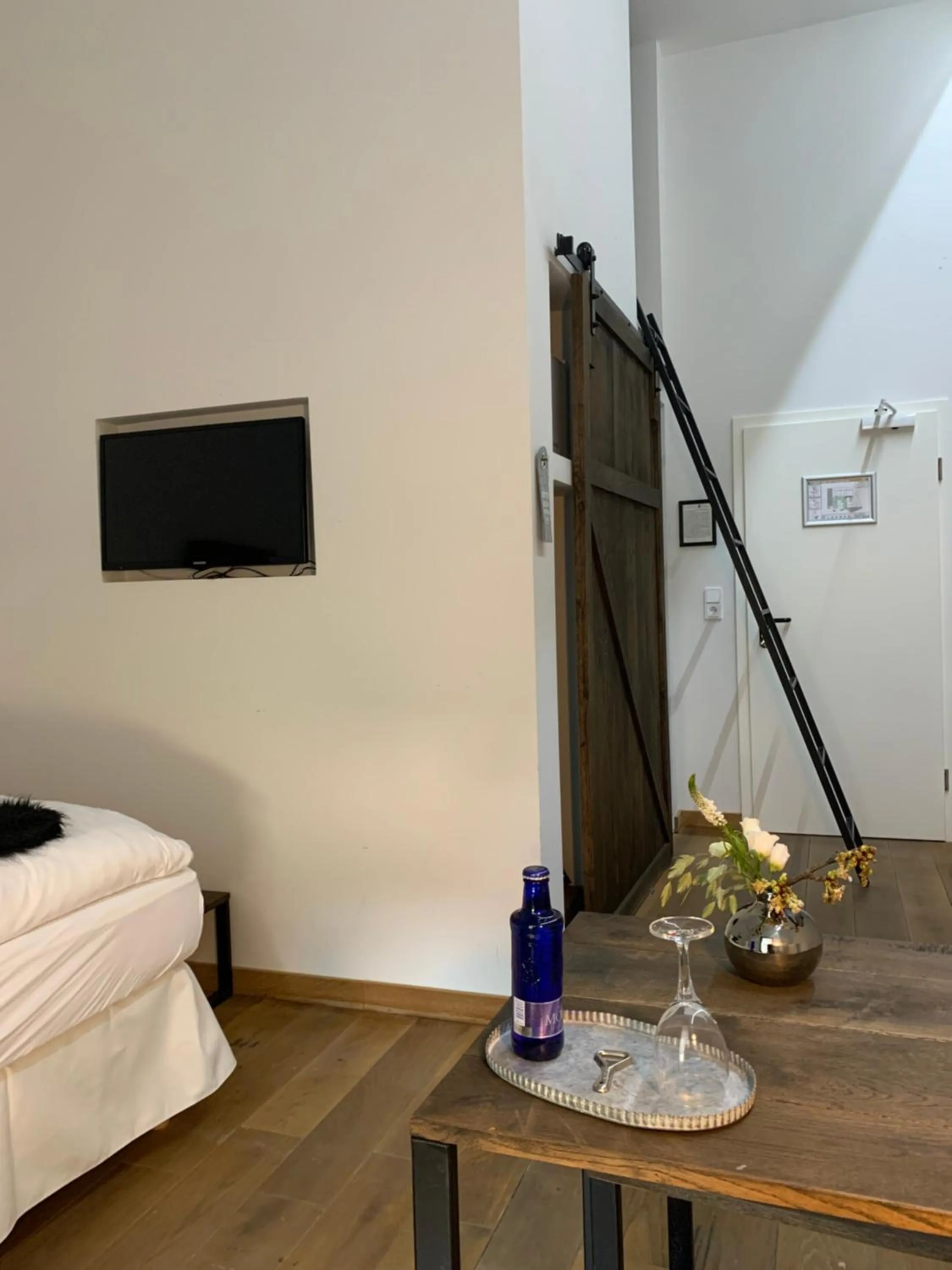 Photo of the whole room, Bed in Gut Hohenholz