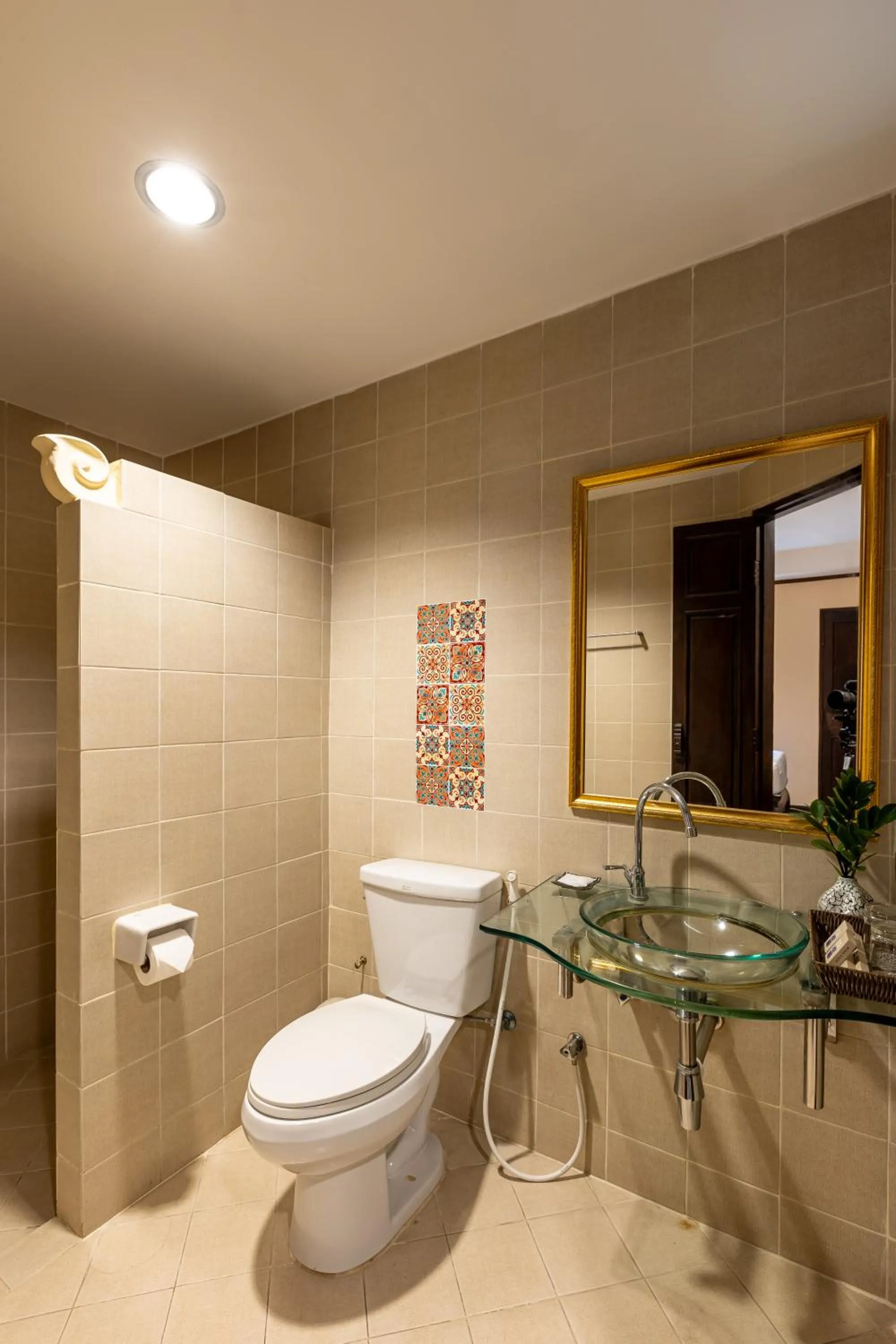 Toilet in Na Thapae Chiangmai Hotel