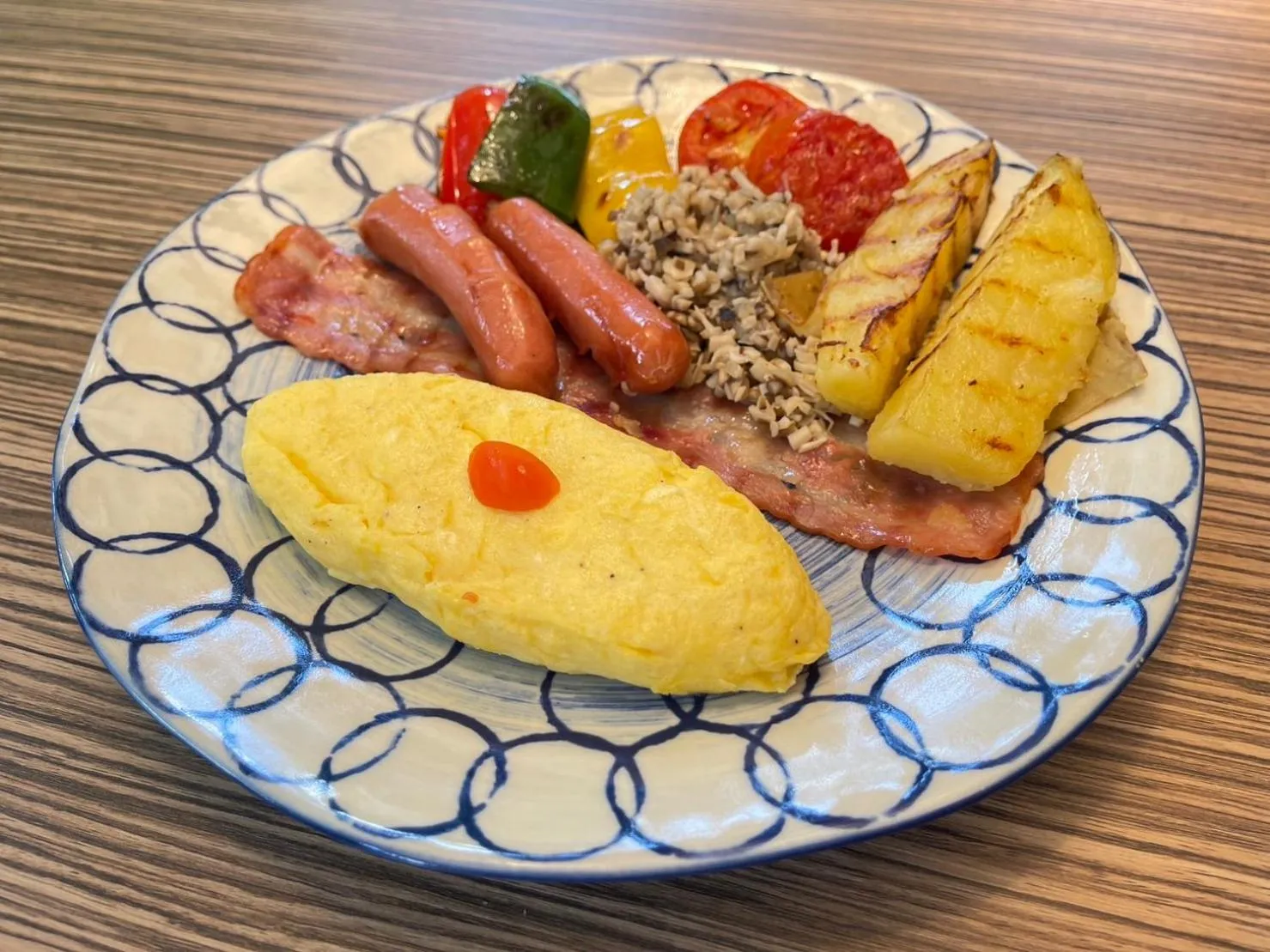 Restaurant/places to eat in Na Thapae Chiangmai Hotel