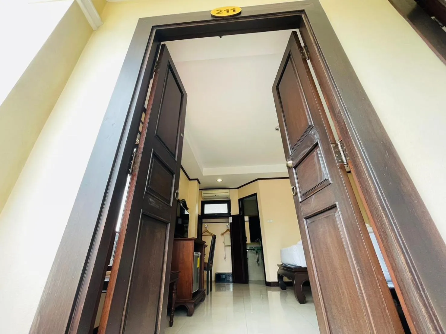 Photo of the whole room in Na Thapae Chiangmai Hotel