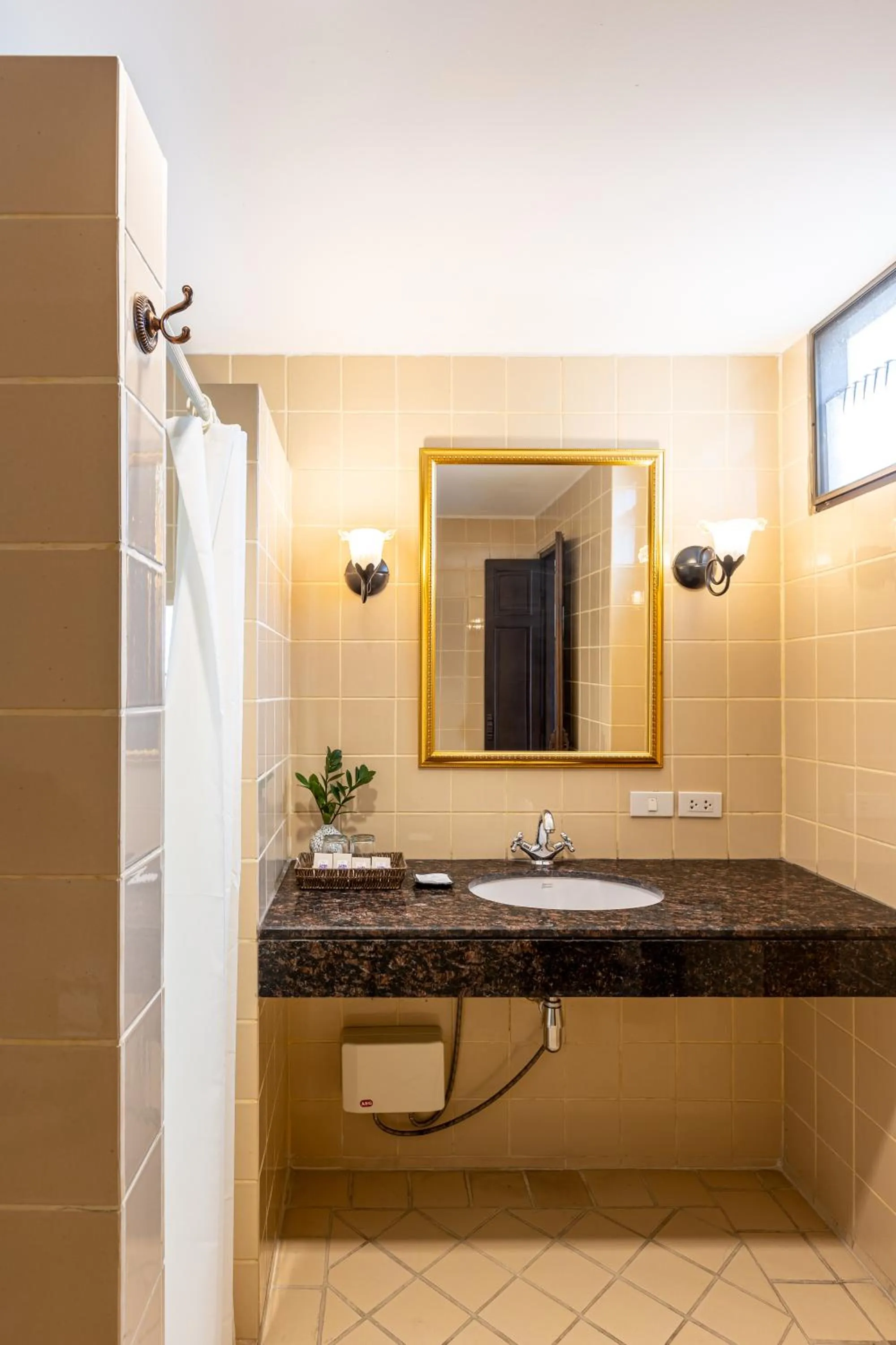 Bathroom in Na Thapae Chiangmai Hotel