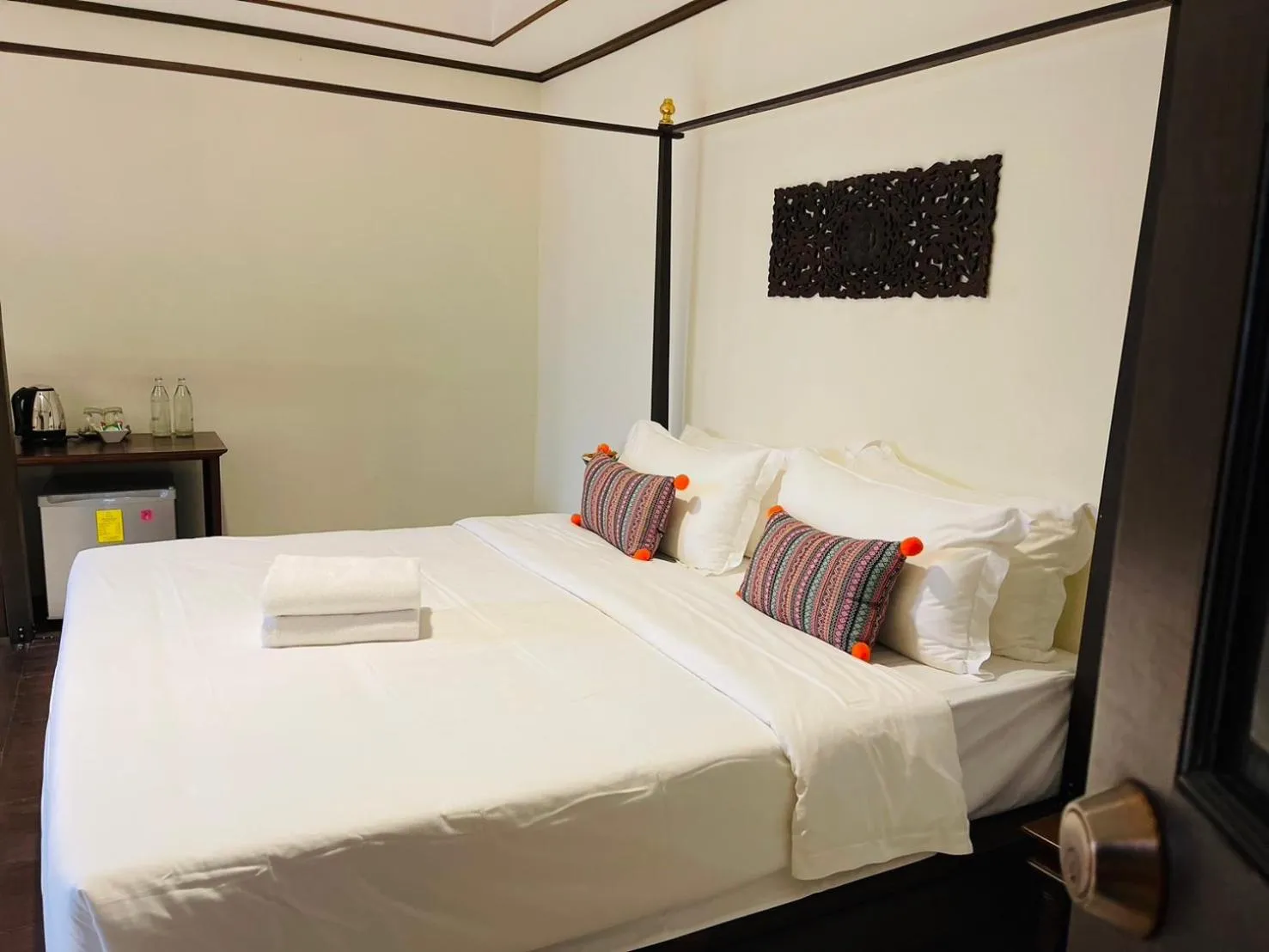 Bed in Na Thapae Chiangmai Hotel