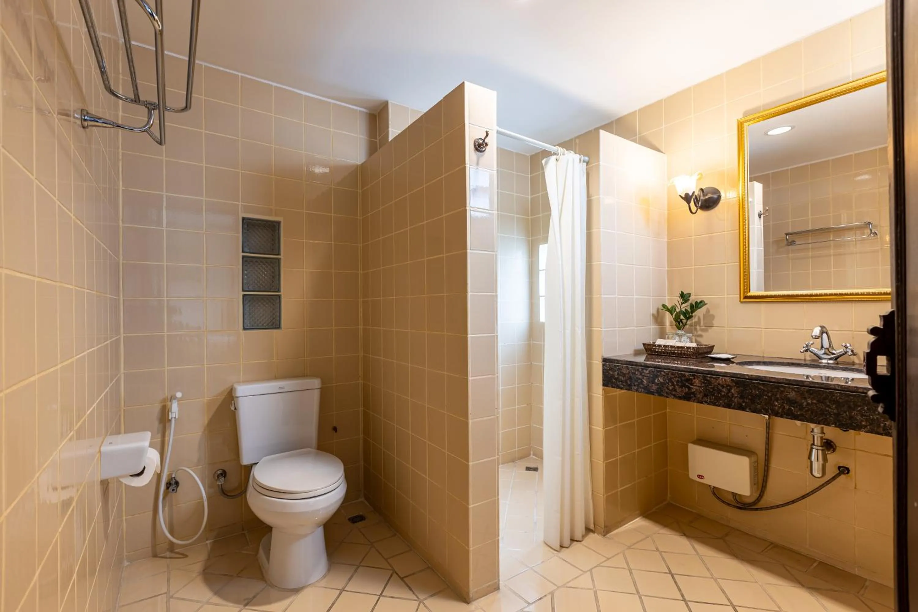 Bathroom in Na Thapae Chiangmai Hotel