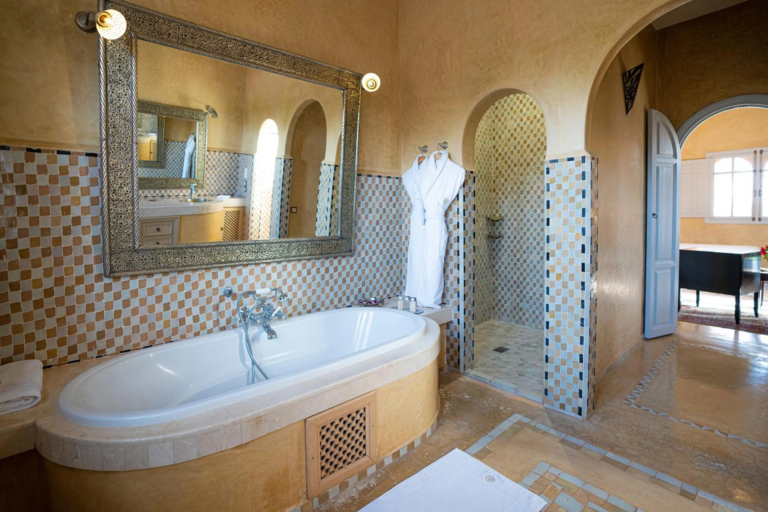 Shower in Palais Alcazar