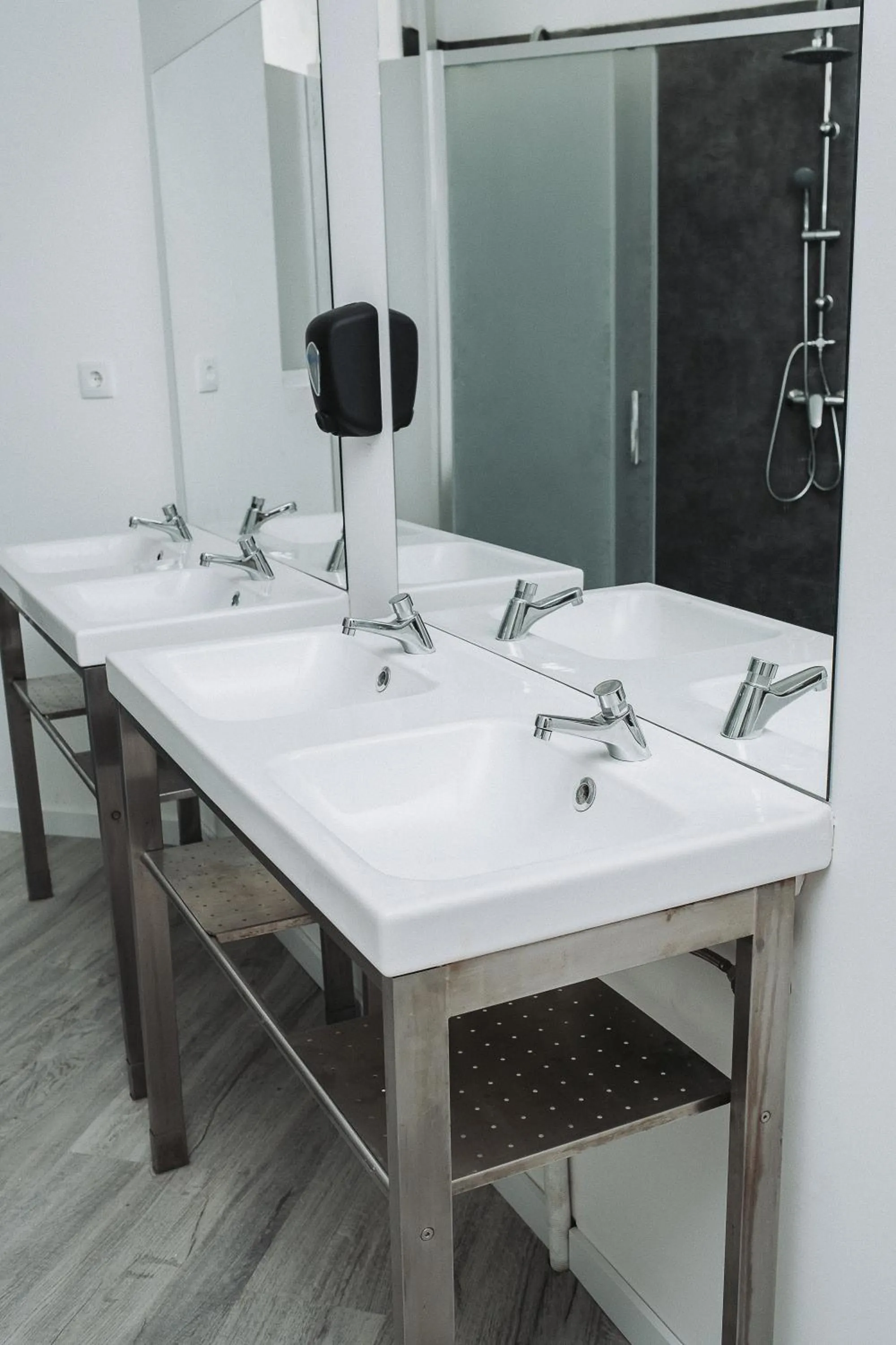 Bathroom in OLOPO Hostel