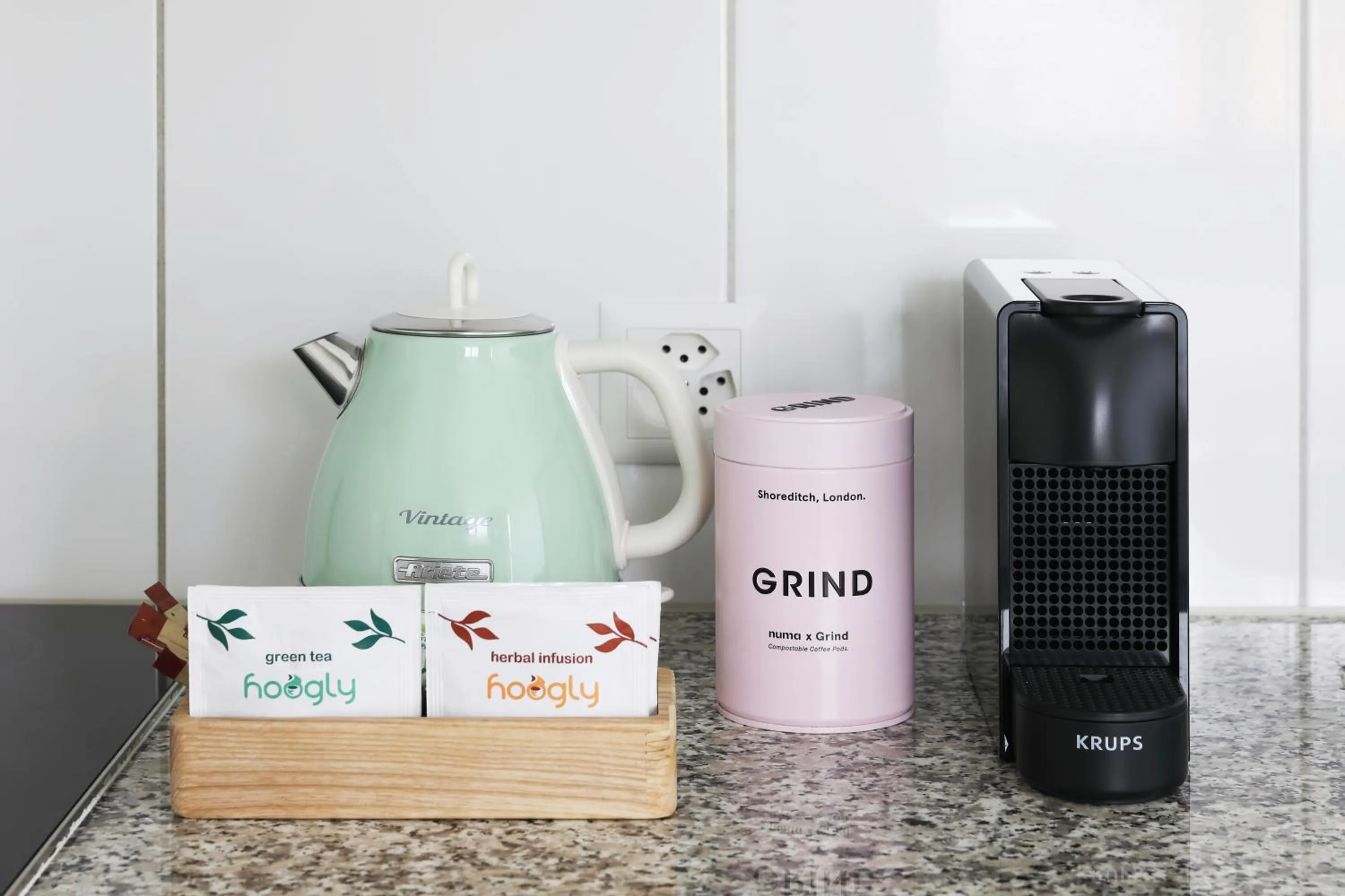 Coffee/tea facilities in Numa Zurich Turi