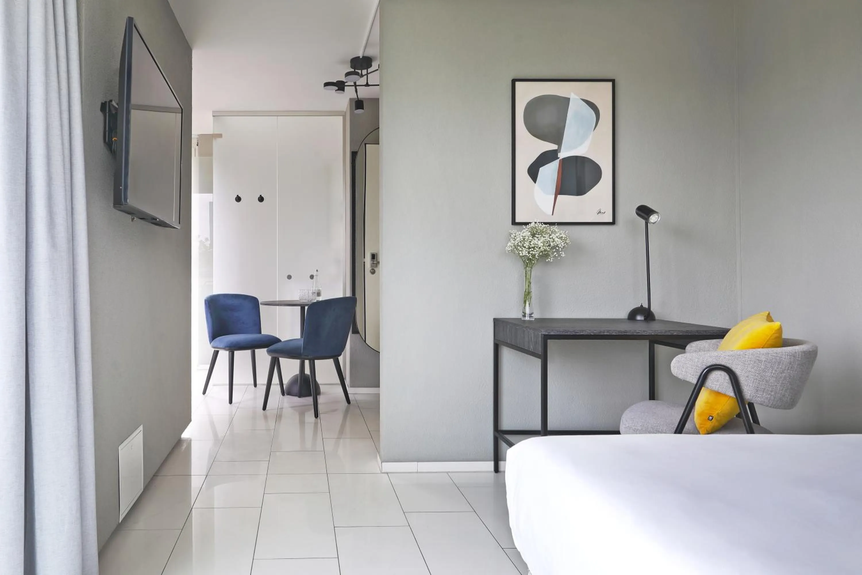 Photo of the whole room, Bed in Numa Zurich Turi