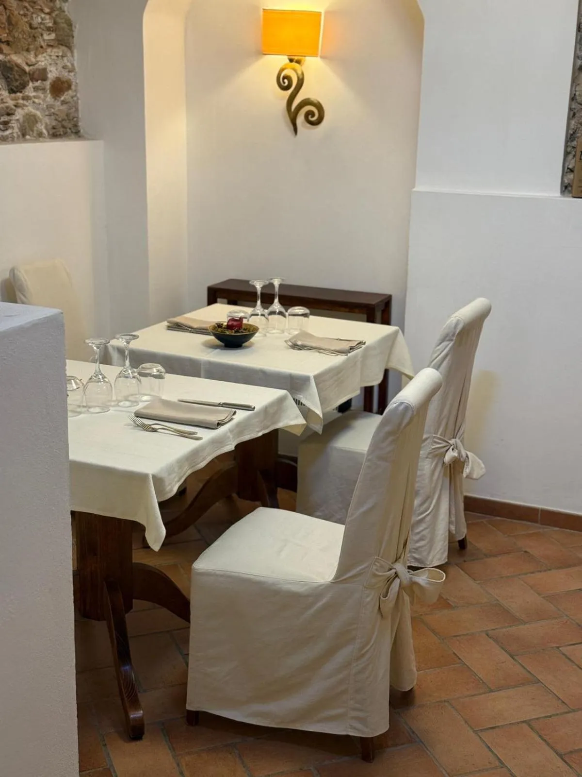 Restaurant/places to eat in Hotel La Lampara
